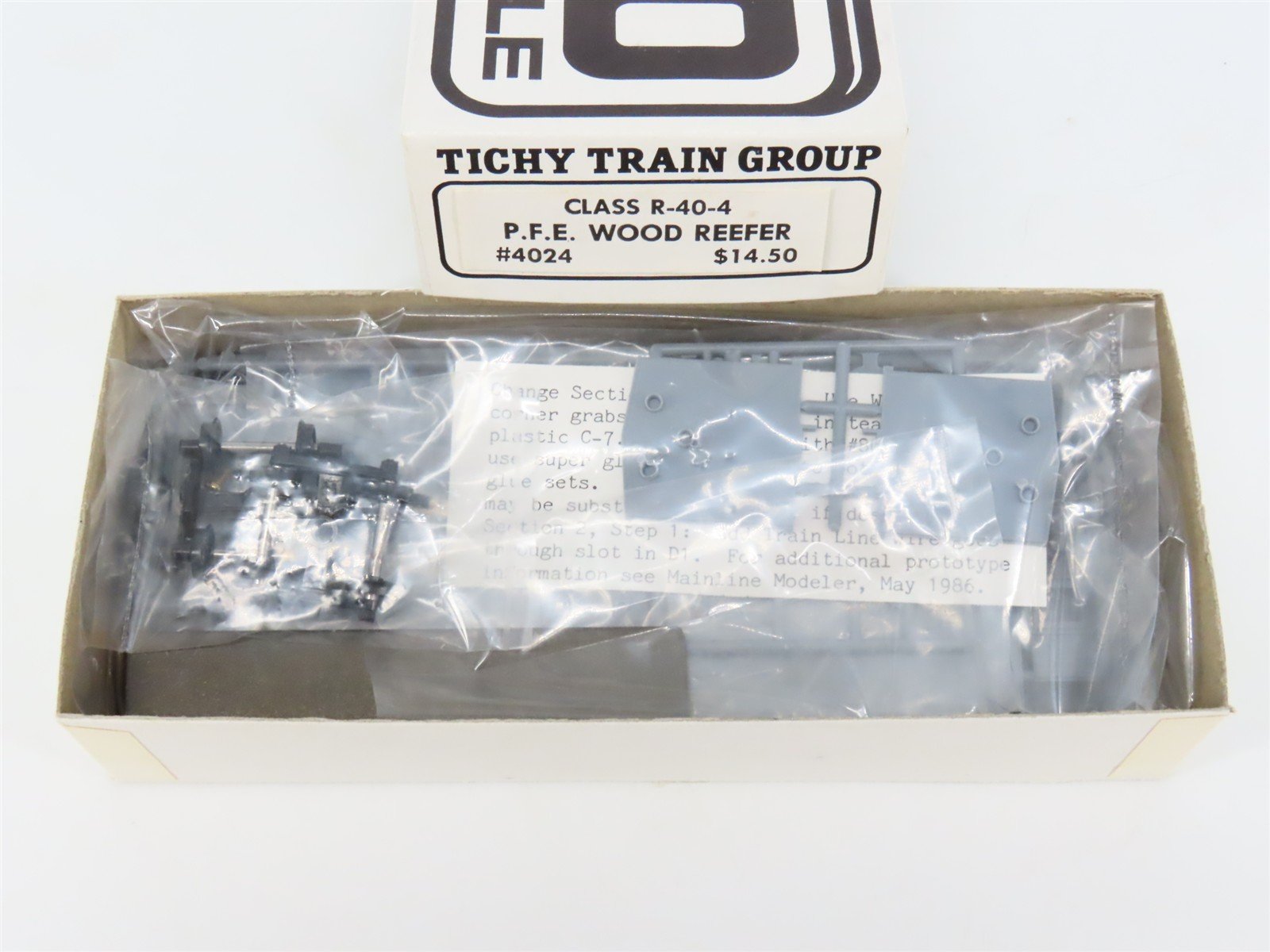 HO Scale Tichy 4024 Undecorated Class R-40-4 PFE Wood Reefer Car Kit