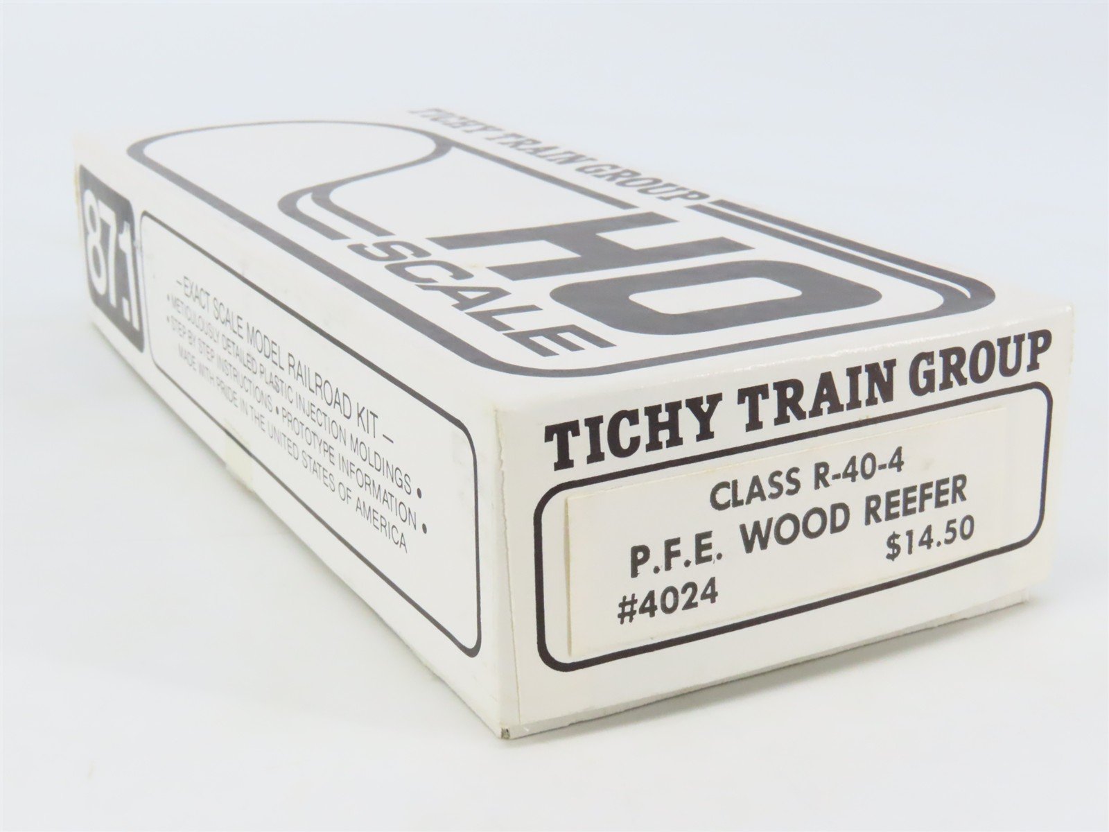 HO Scale Tichy 4024 Undecorated Class R-40-4 PFE Wood Reefer Car Kit