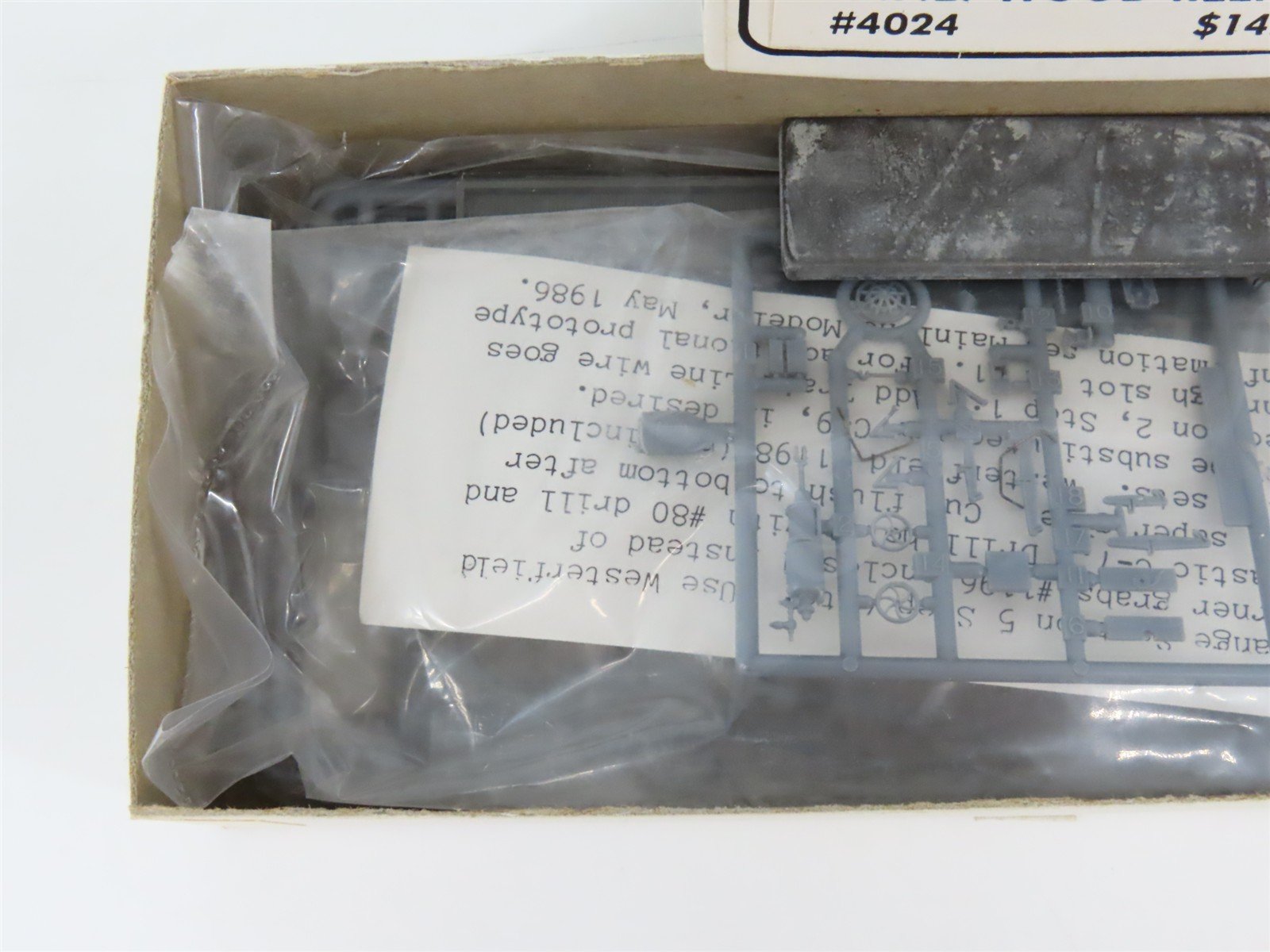 HO Scale Tichy 4024 Undecorated Class R-40-4 PFE Wood Reefer Car Kit