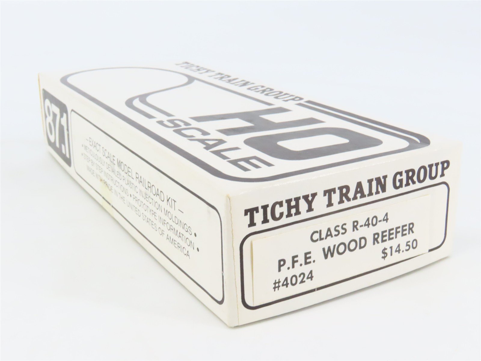 HO Scale Tichy 4024 Undecorated Class R-40-4 PFE Wood Reefer Car Kit