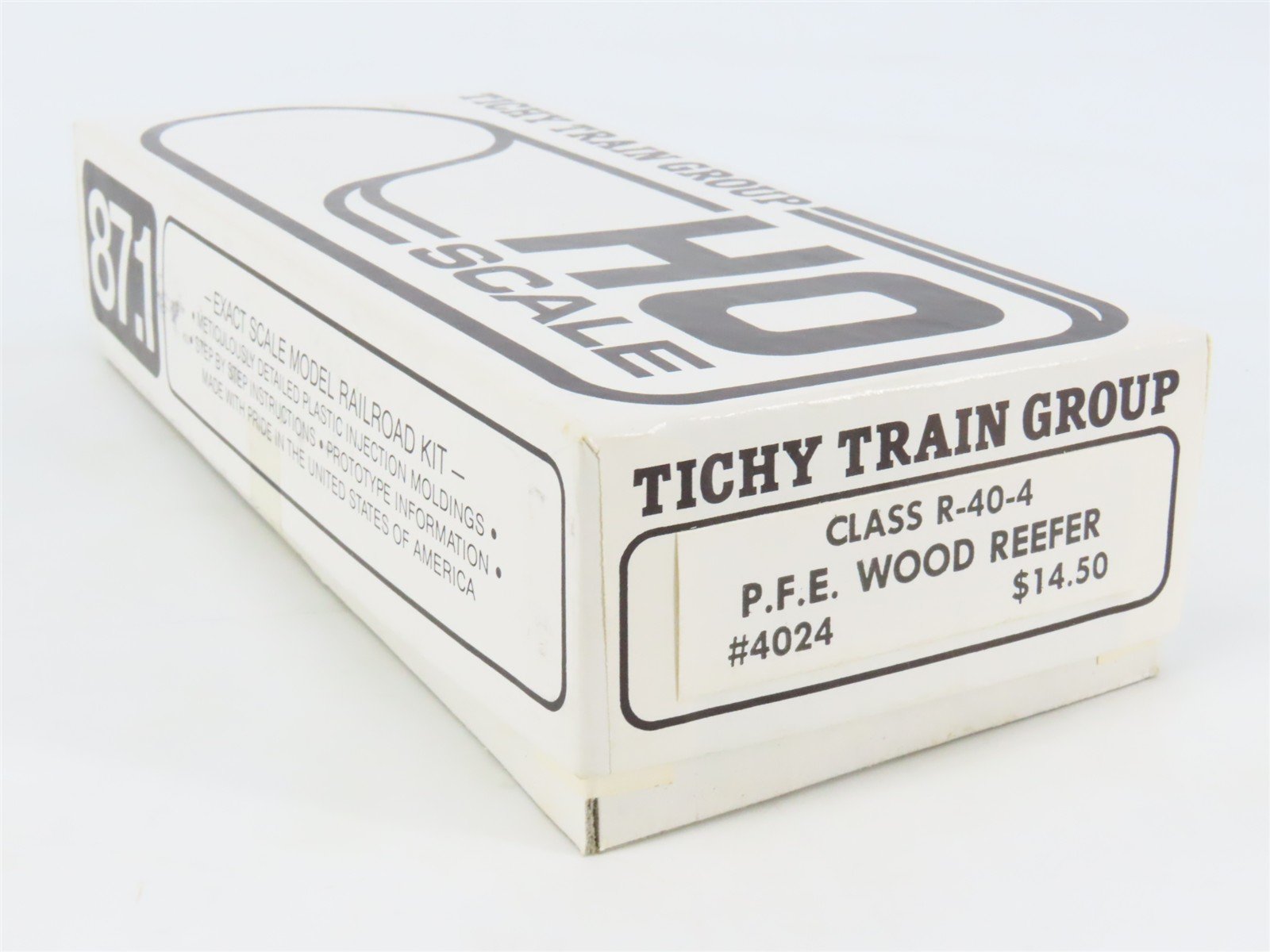 HO Scale Tichy 4024 Undecorated Class R-40-4 PFE Wood Reefer Car Kit