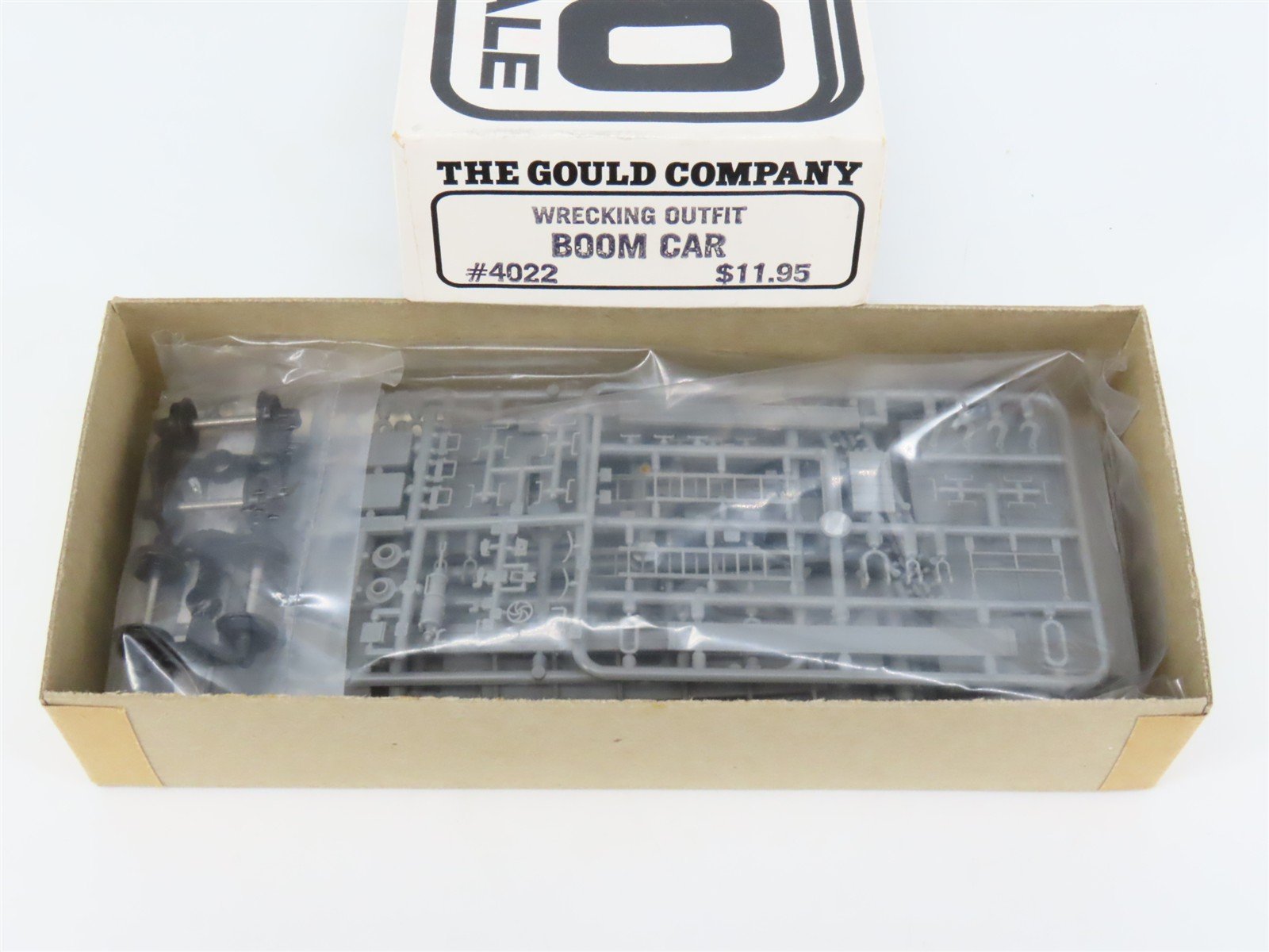 HO Scale Gould Company 4022 Undecorated Wrecking Outfit Boom Car Kit