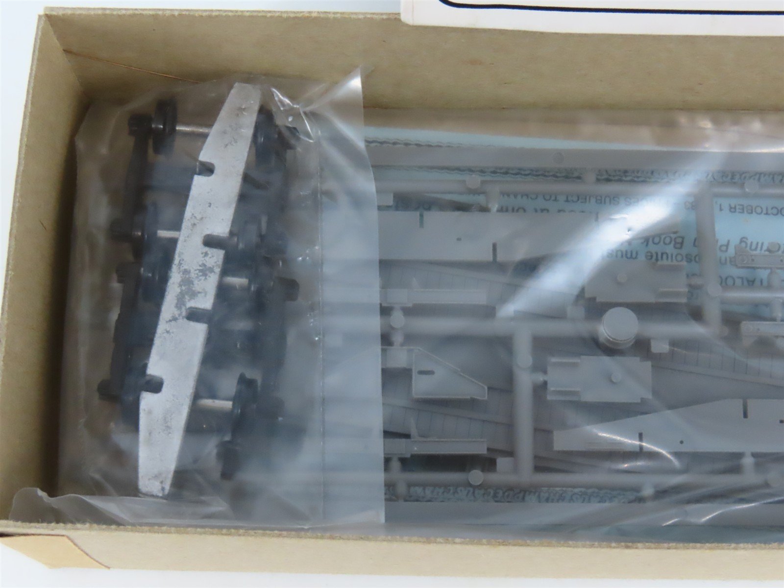 HO Scale Gould Company 4021 Undecorated 40' 50-Ton Flatcar Kit