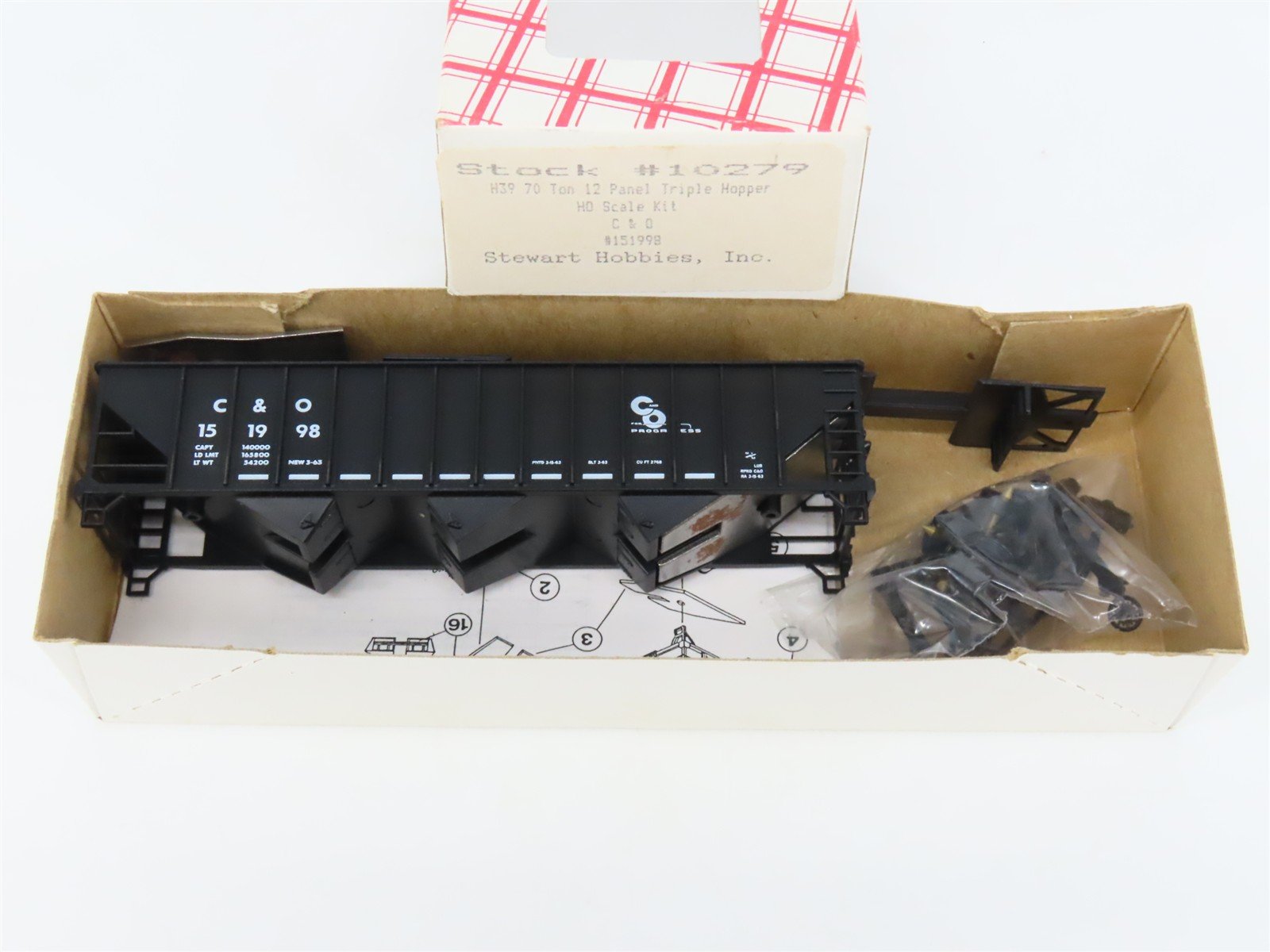 HO Scale Stewart 10279 C&O Chesapeake & Ohio 70-Ton 3-Bay Hopper #151998 Kit
