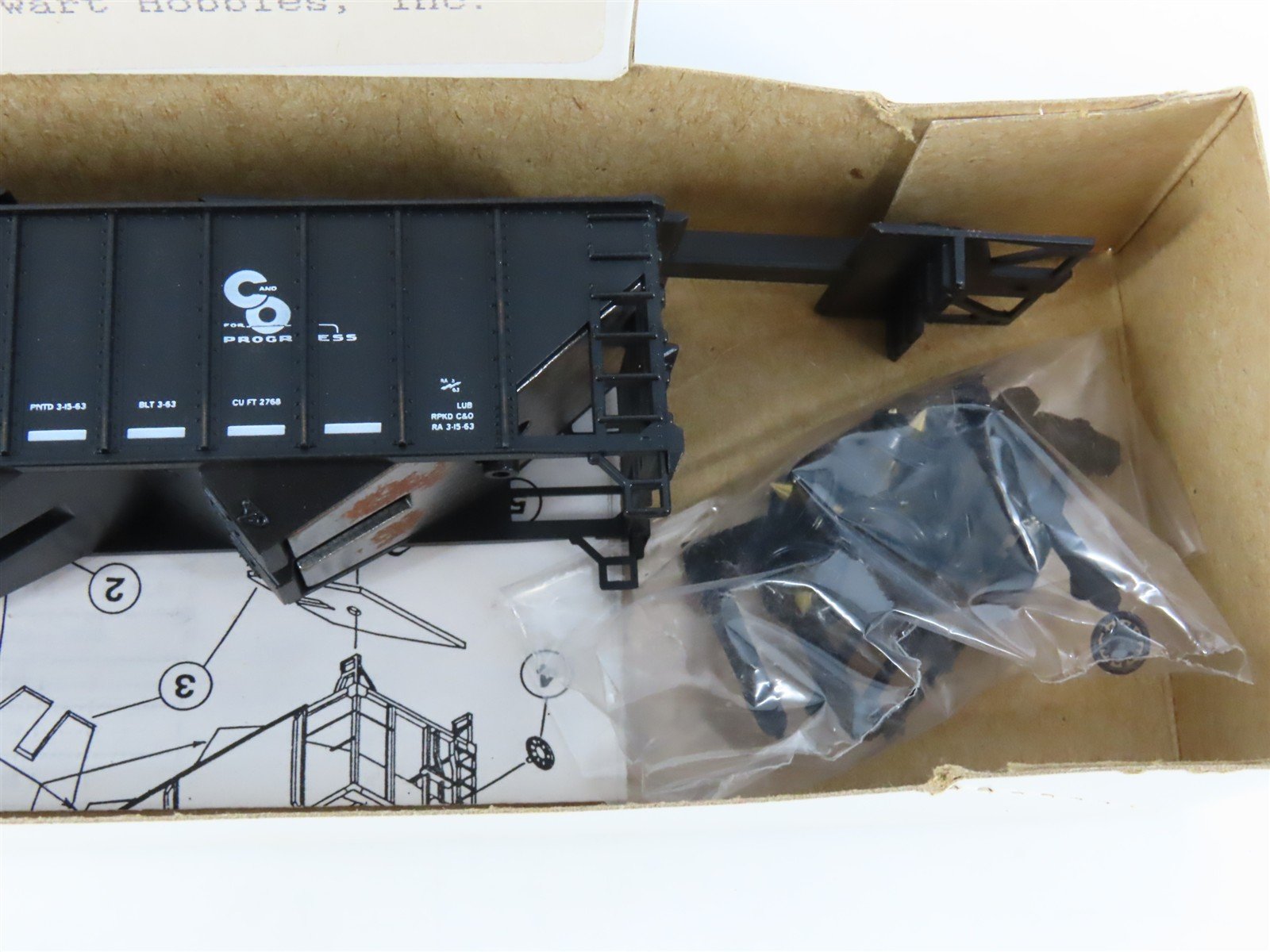 HO Scale Stewart 10279 C&O Chesapeake & Ohio 70-Ton 3-Bay Hopper #151998 Kit