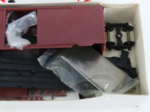 HO Scale McKean Master Series 700 Undecorated 40' PS-1 Boxcar Kit