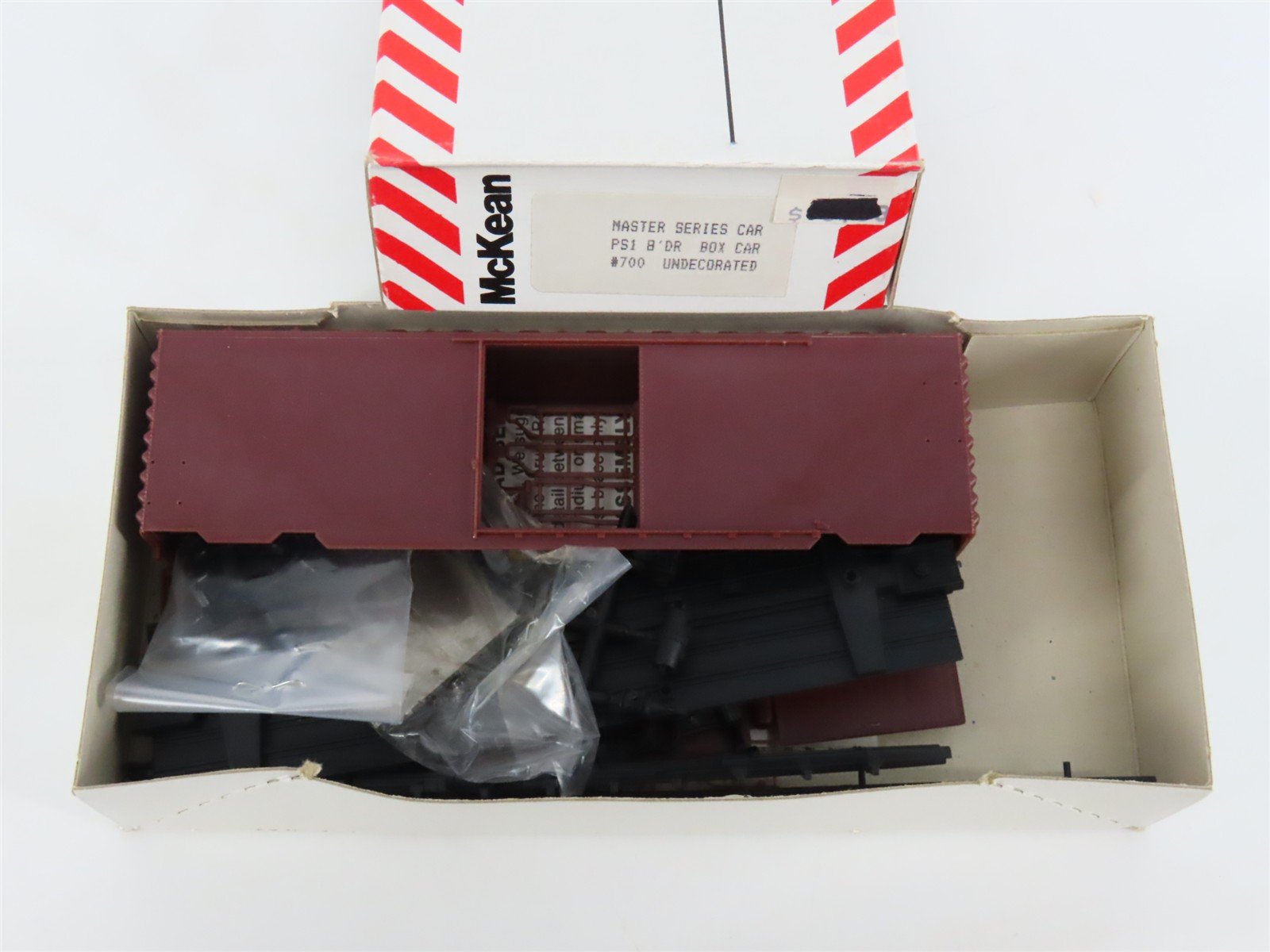 HO Scale McKean Master Series 700 Undecorated 40' PS-1 Boxcar Kit