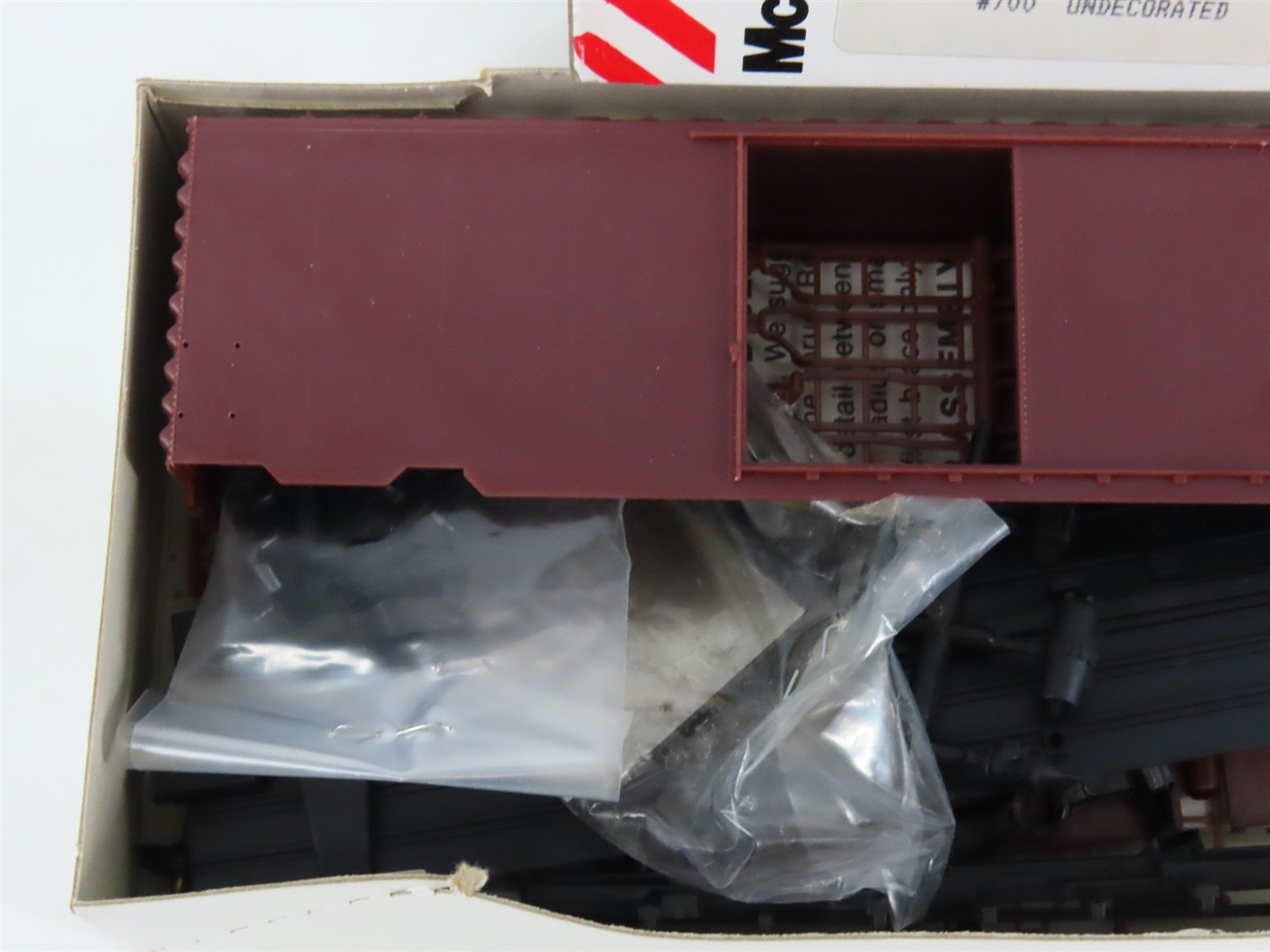 HO Scale McKean Master Series 700 Undecorated 40' PS-1 Boxcar Kit