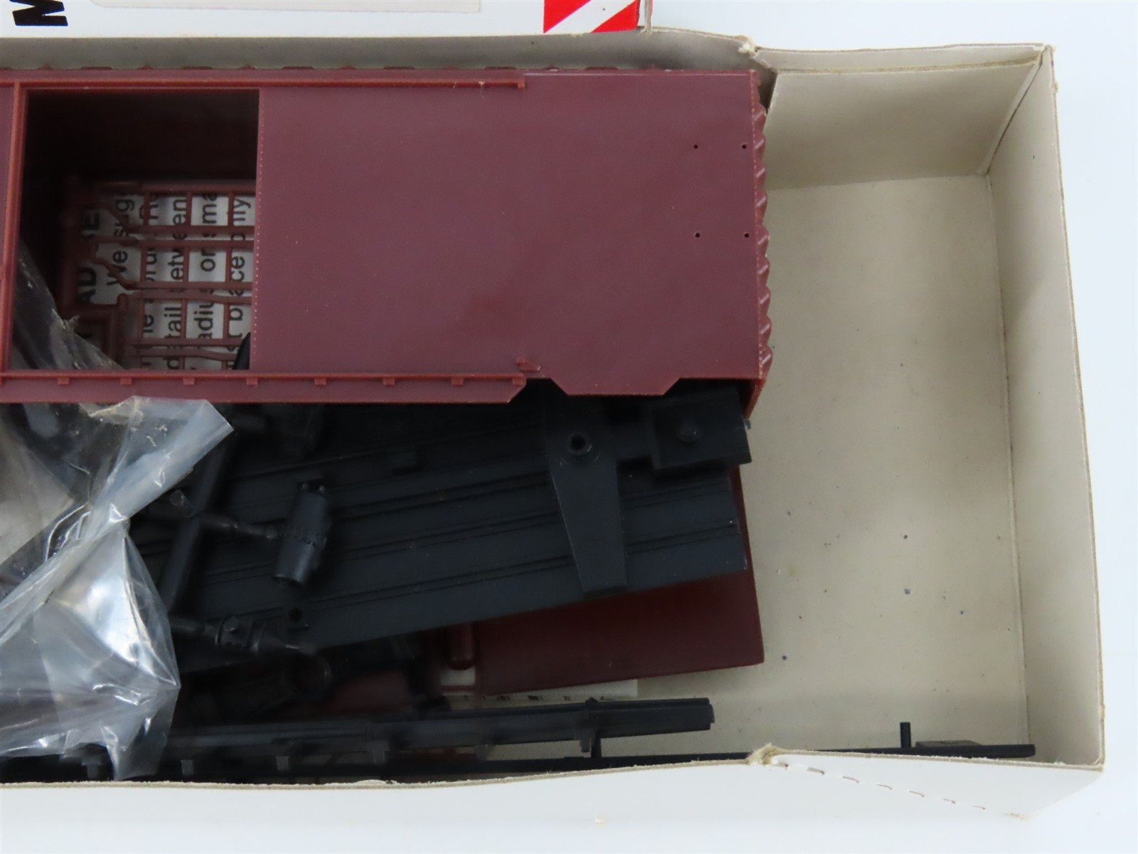 HO Scale McKean Master Series 700 Undecorated 40' PS-1 Boxcar Kit