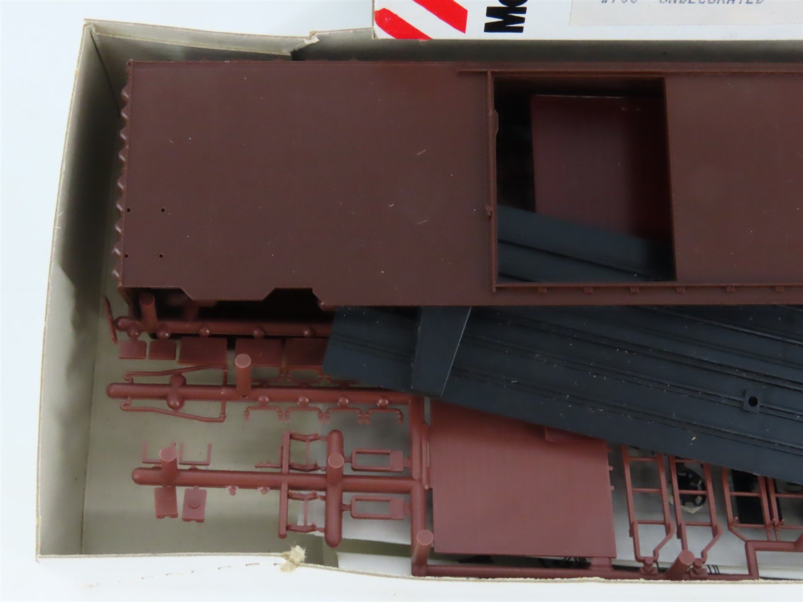 HO Scale McKean Master Series 700 Undecorated 40' PS-1 Boxcar Kit