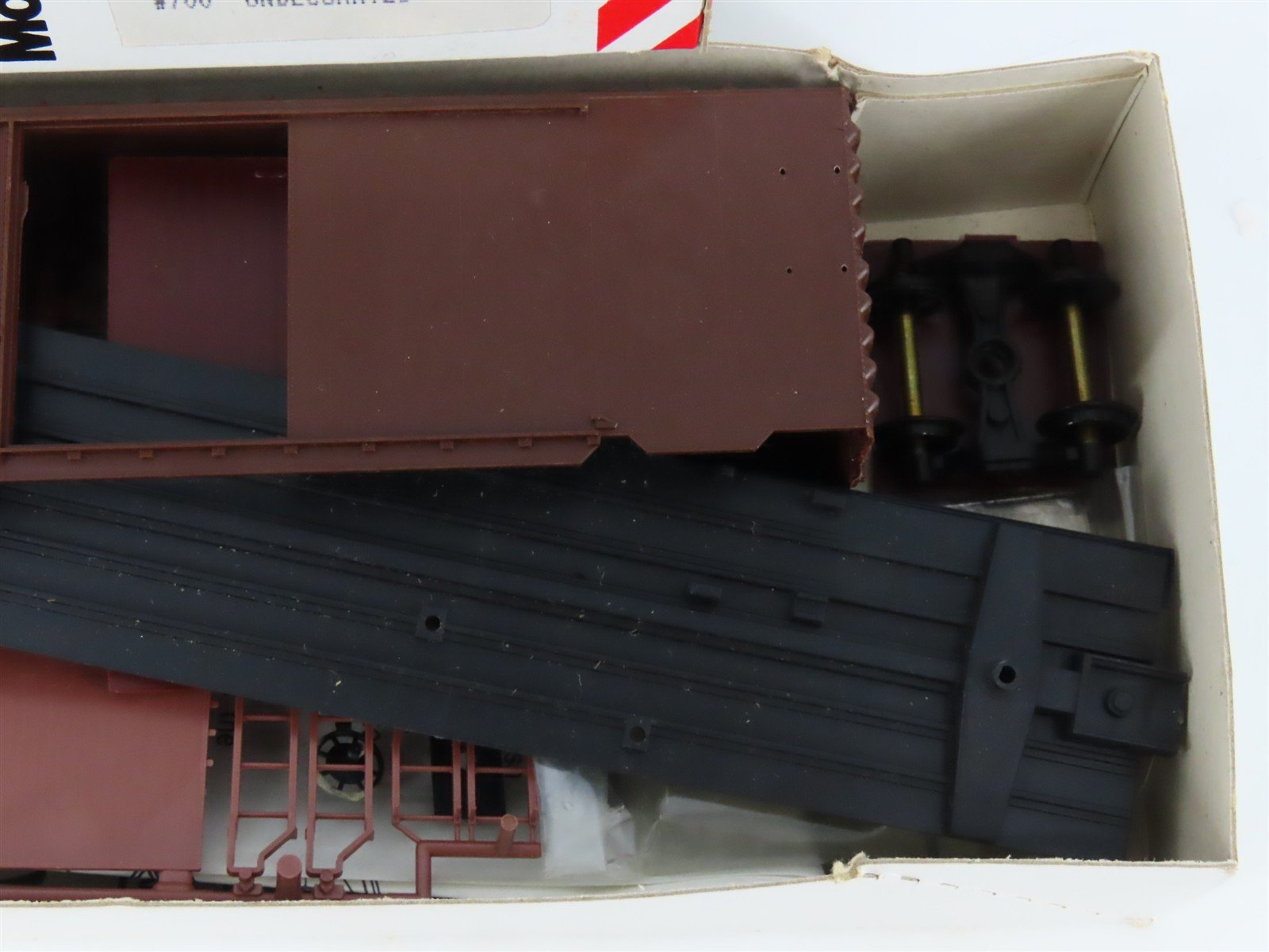 HO Scale McKean Master Series 700 Undecorated 40' PS-1 Boxcar Kit