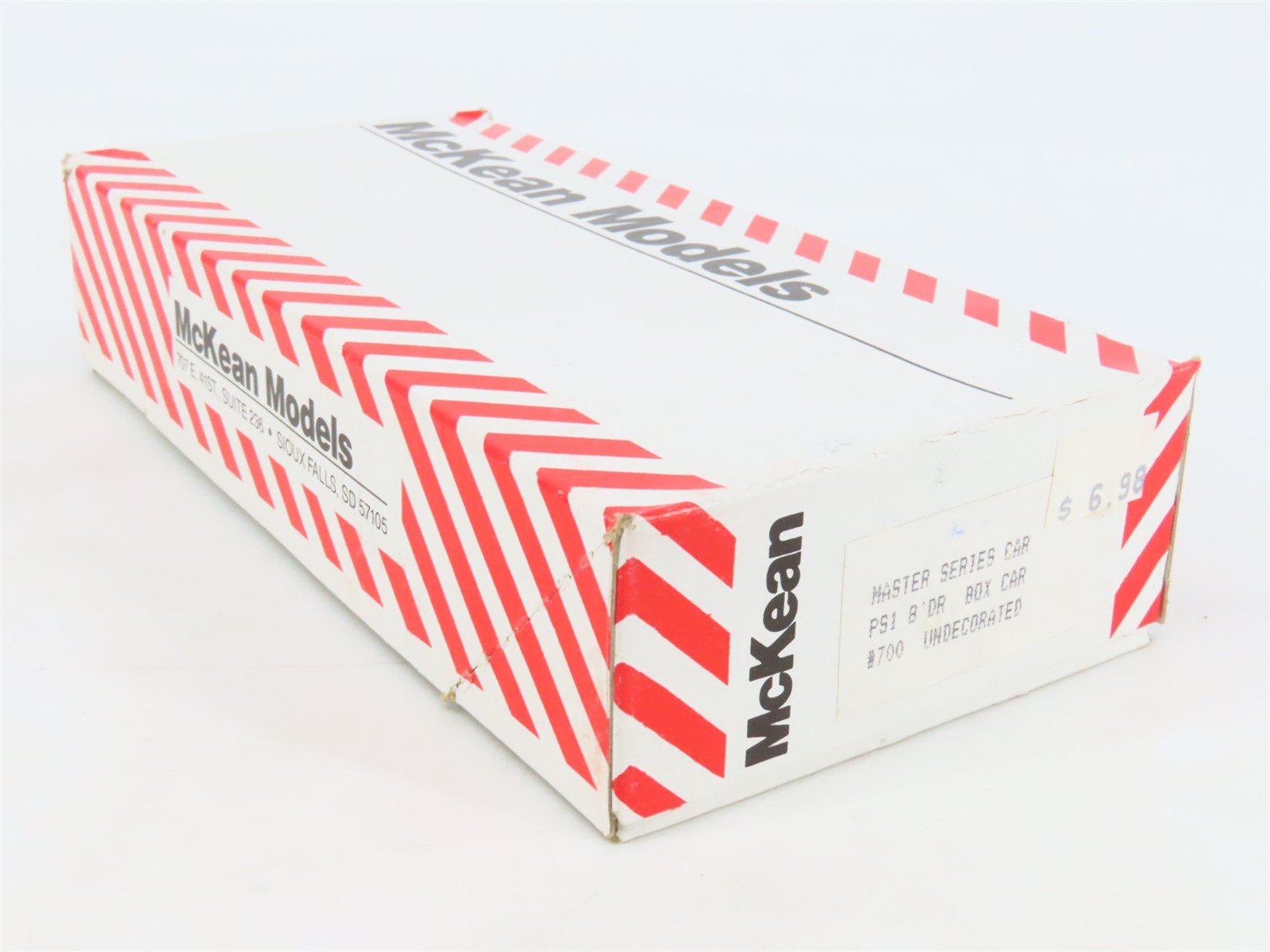 HO Scale McKean Master Series 700 Undecorated 40' PS-1 Boxcar Kit