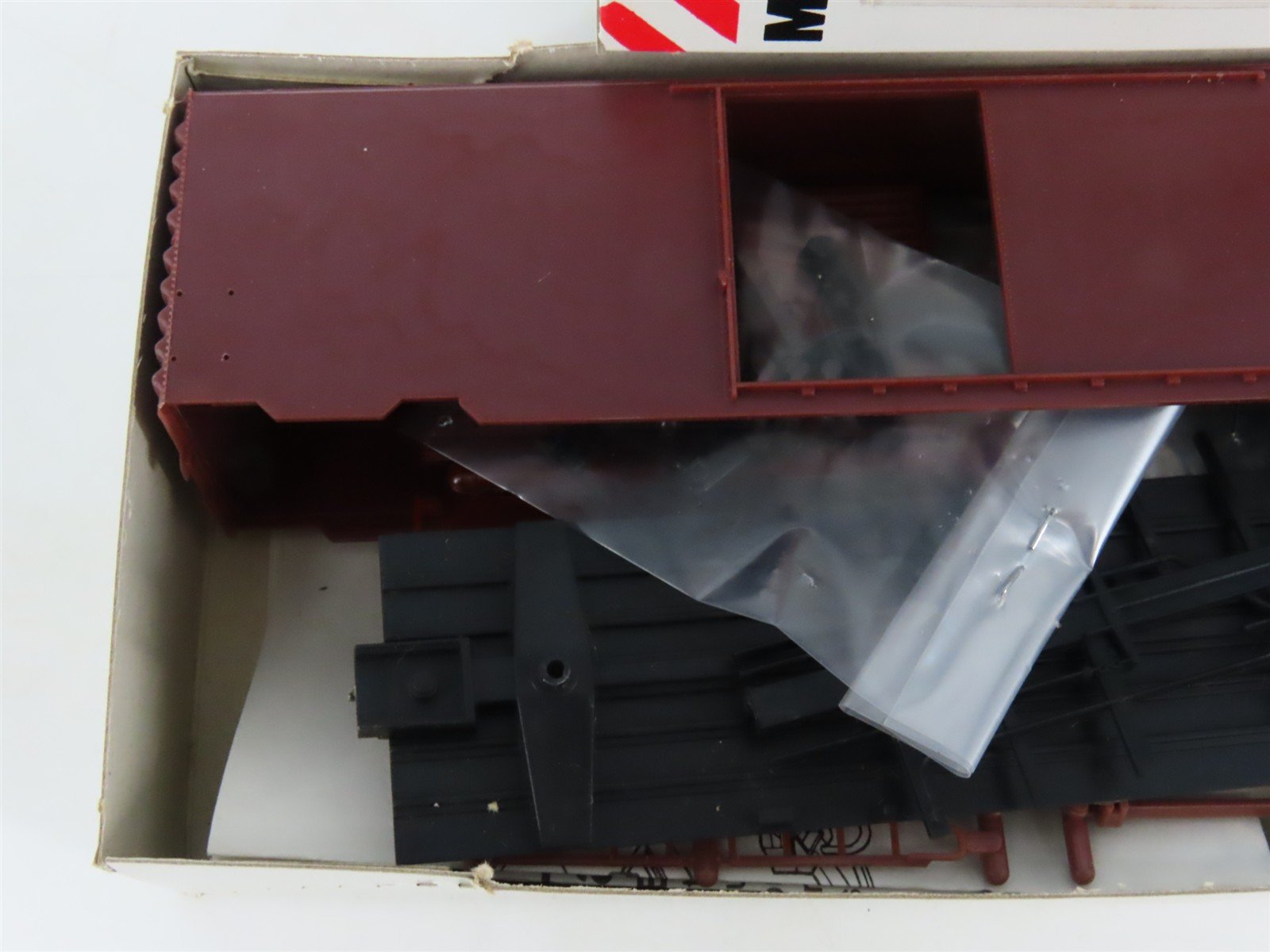 HO Scale McKean Master Series 700 Undecorated 40' PS-1 Boxcar Kit