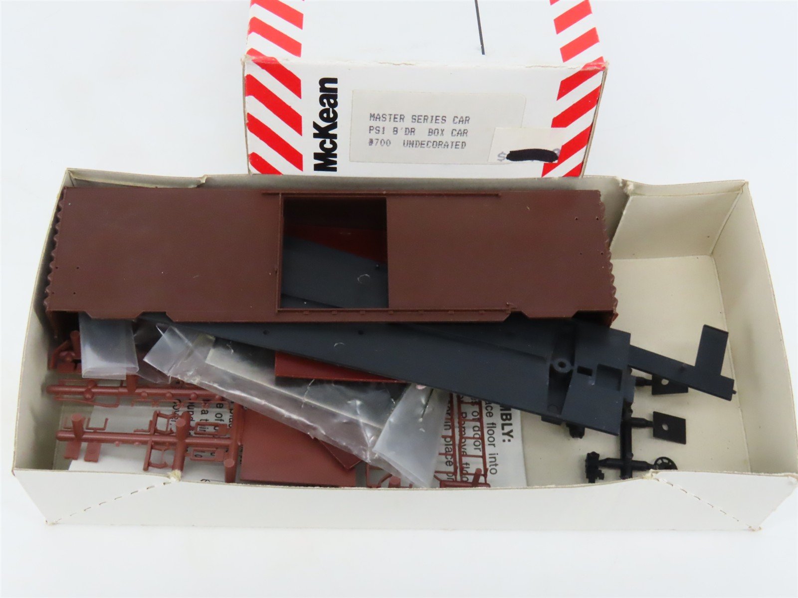 HO Scale McKean Master Series 700 Undecorated 40' PS-1 Boxcar Kit