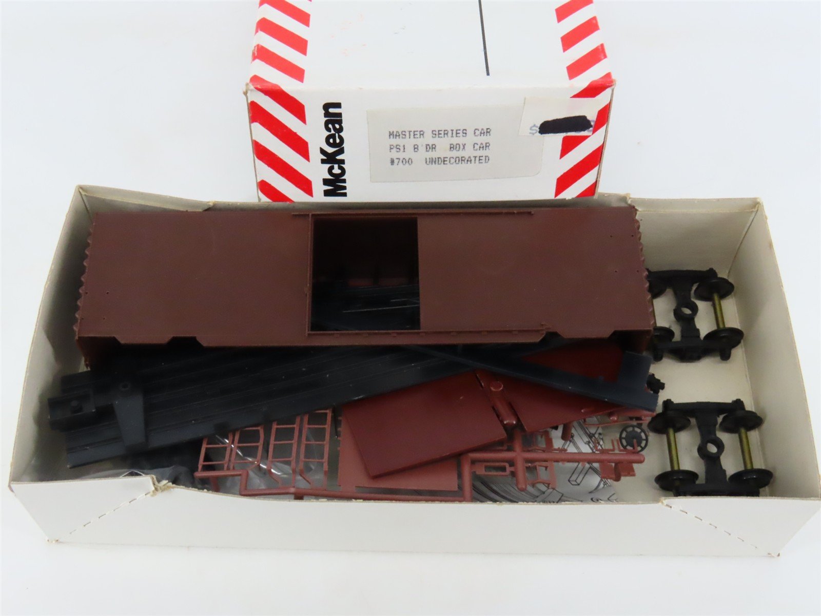 HO Scale McKean Master Series 700 Undecorated 40' PS-1 Boxcar Kit