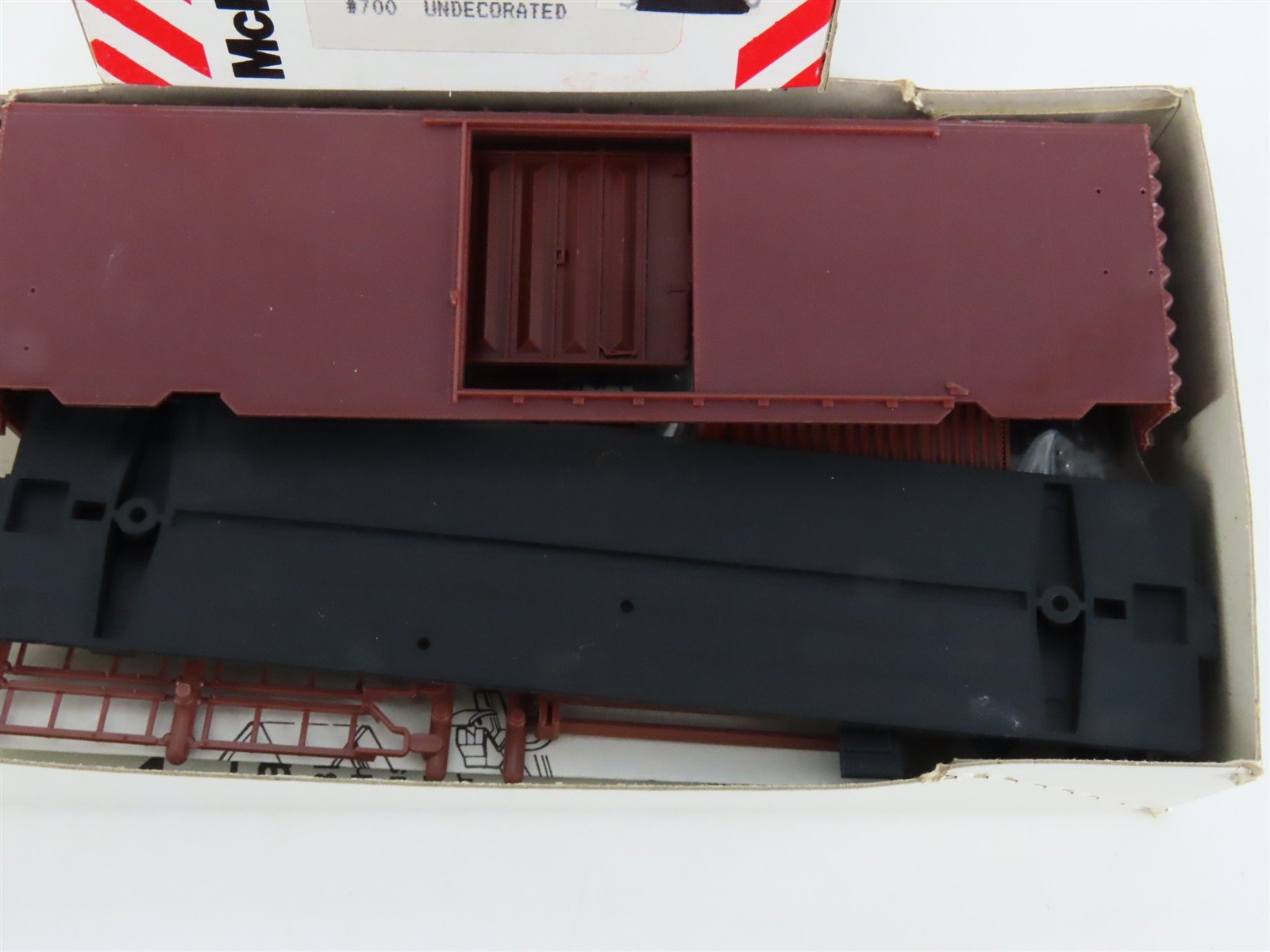 HO Scale McKean Master Series 700 Undecorated 40' PS-1 Boxcar Kit