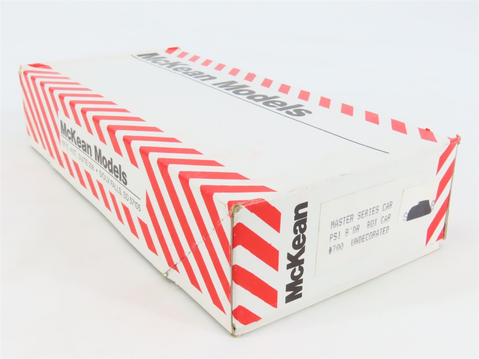 HO Scale McKean Master Series 700 Undecorated 40' PS-1 Boxcar Kit