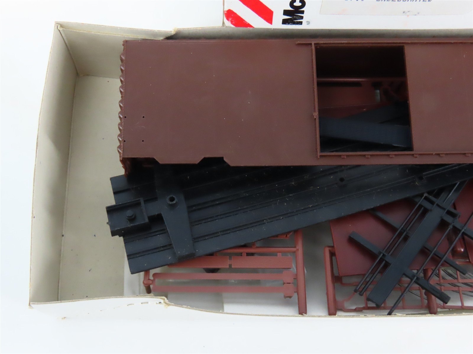 HO Scale McKean Master Series 700 Undecorated 40' PS-1 Boxcar Kit