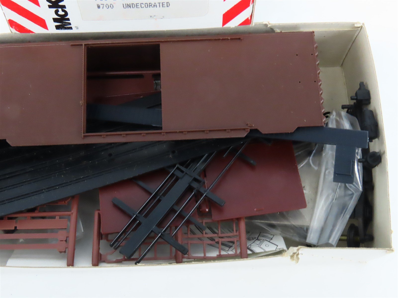 HO Scale McKean Master Series 700 Undecorated 40' PS-1 Boxcar Kit