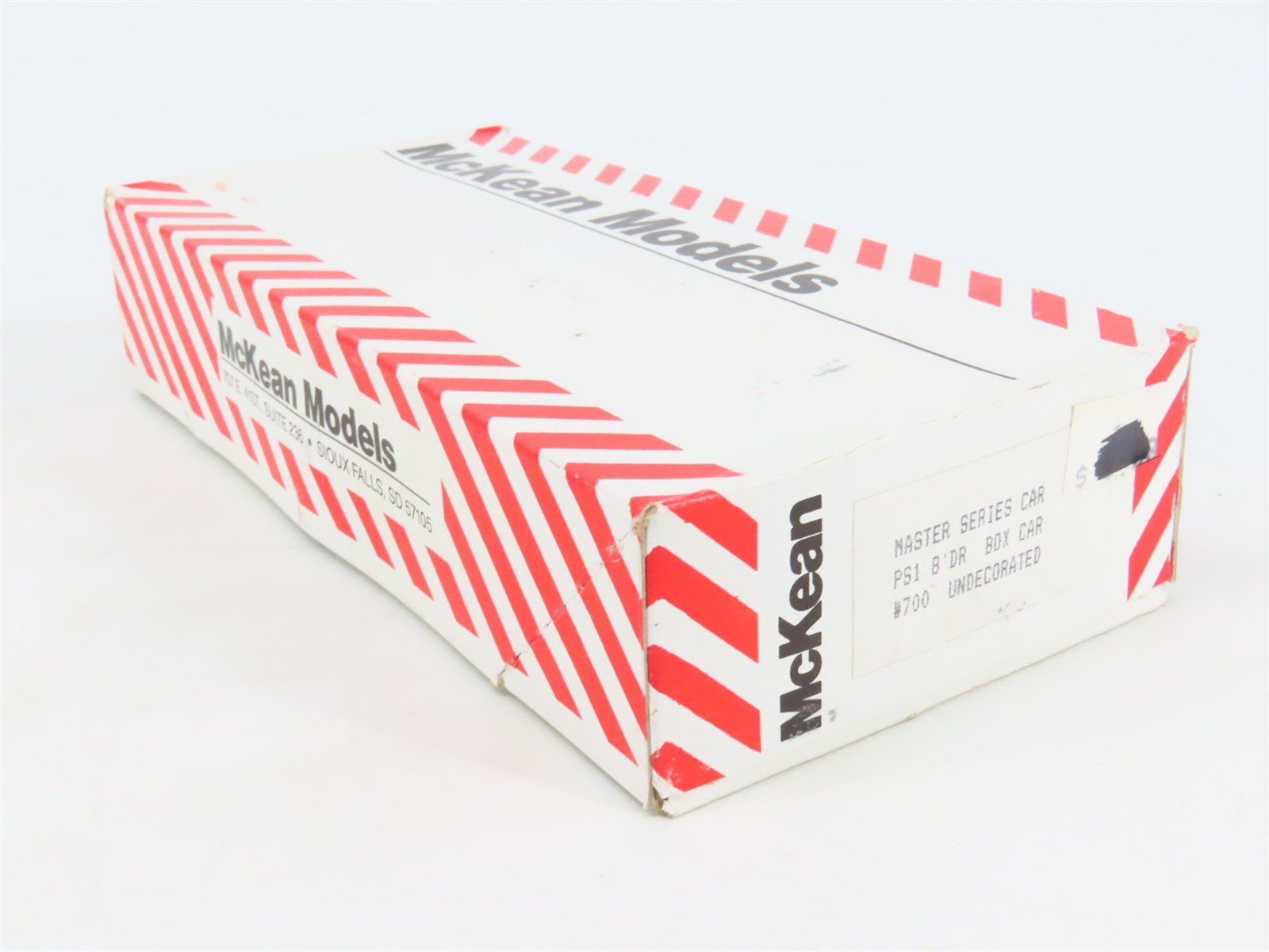 HO Scale McKean Master Series 700 Undecorated 40' PS-1 Boxcar Kit