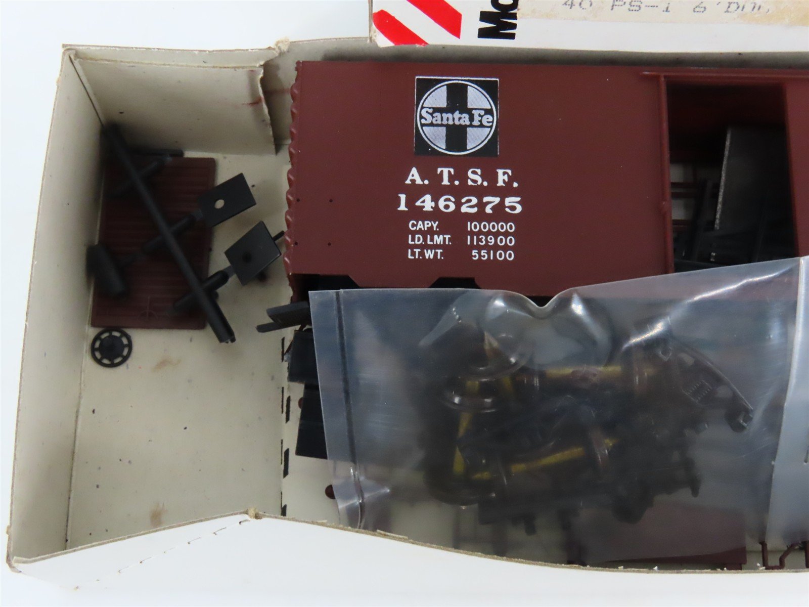 HO Scale McKean Models 719 ATSF Santa Fe 40' PS-1 Boxcar #146275 Kit