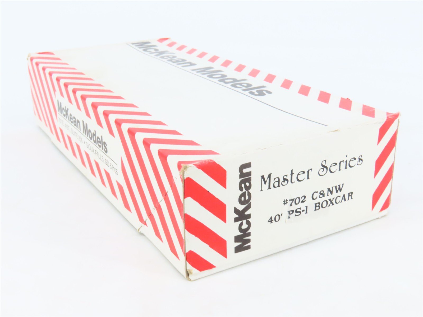 HO McKean Master Series 702 CNW Chicago Northwestern 40' PS-1 Boxcar #106881 Kit