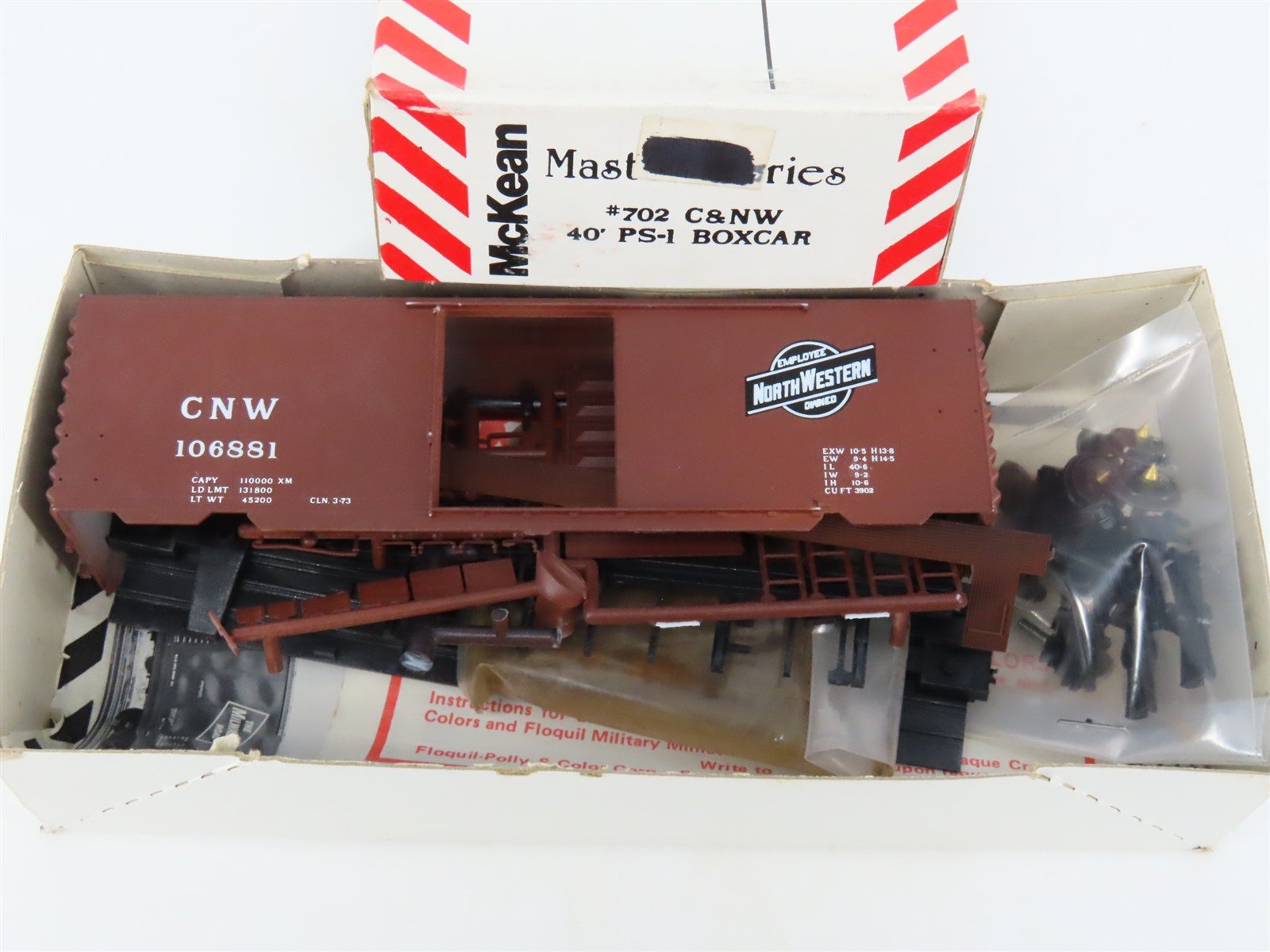 HO McKean Master Series 702 CNW Chicago Northwestern 40' PS-1 Boxcar #106881 Kit