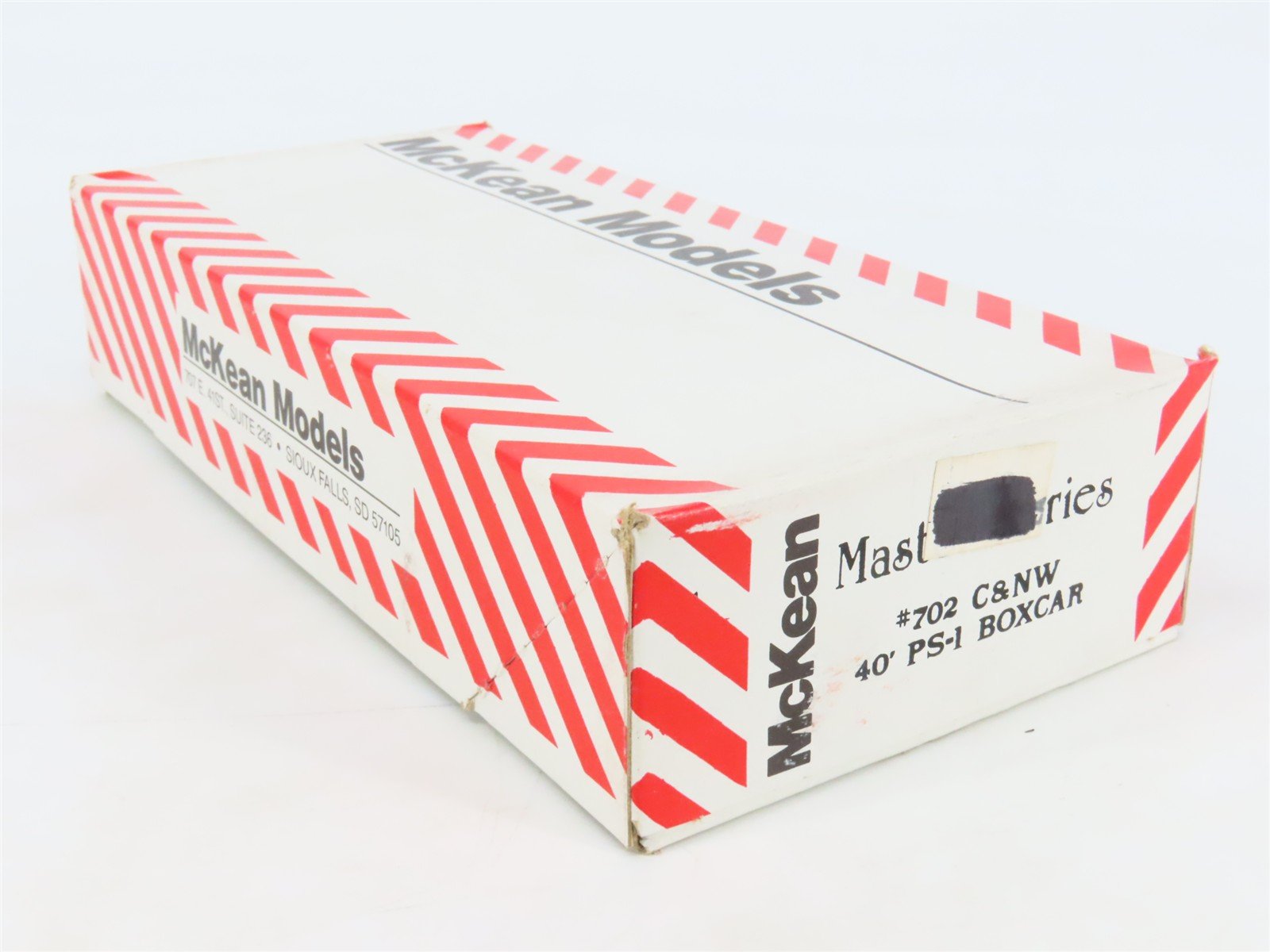 HO McKean Master Series 702 CNW Chicago Northwestern 40' PS-1 Boxcar #106881 Kit