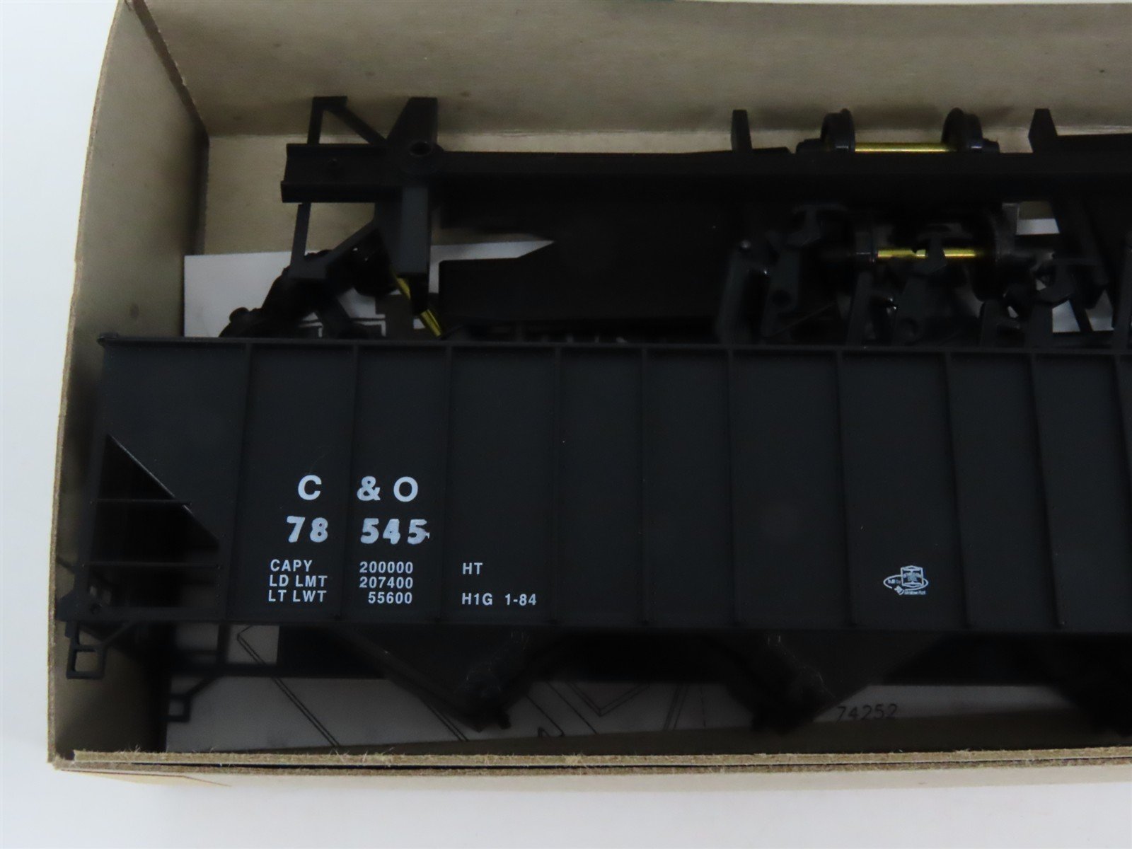 HO Scale Bowser 55102 C&O Chesapeake & Ohio 45' 3-Bay Hopper Car #78545 Kit
