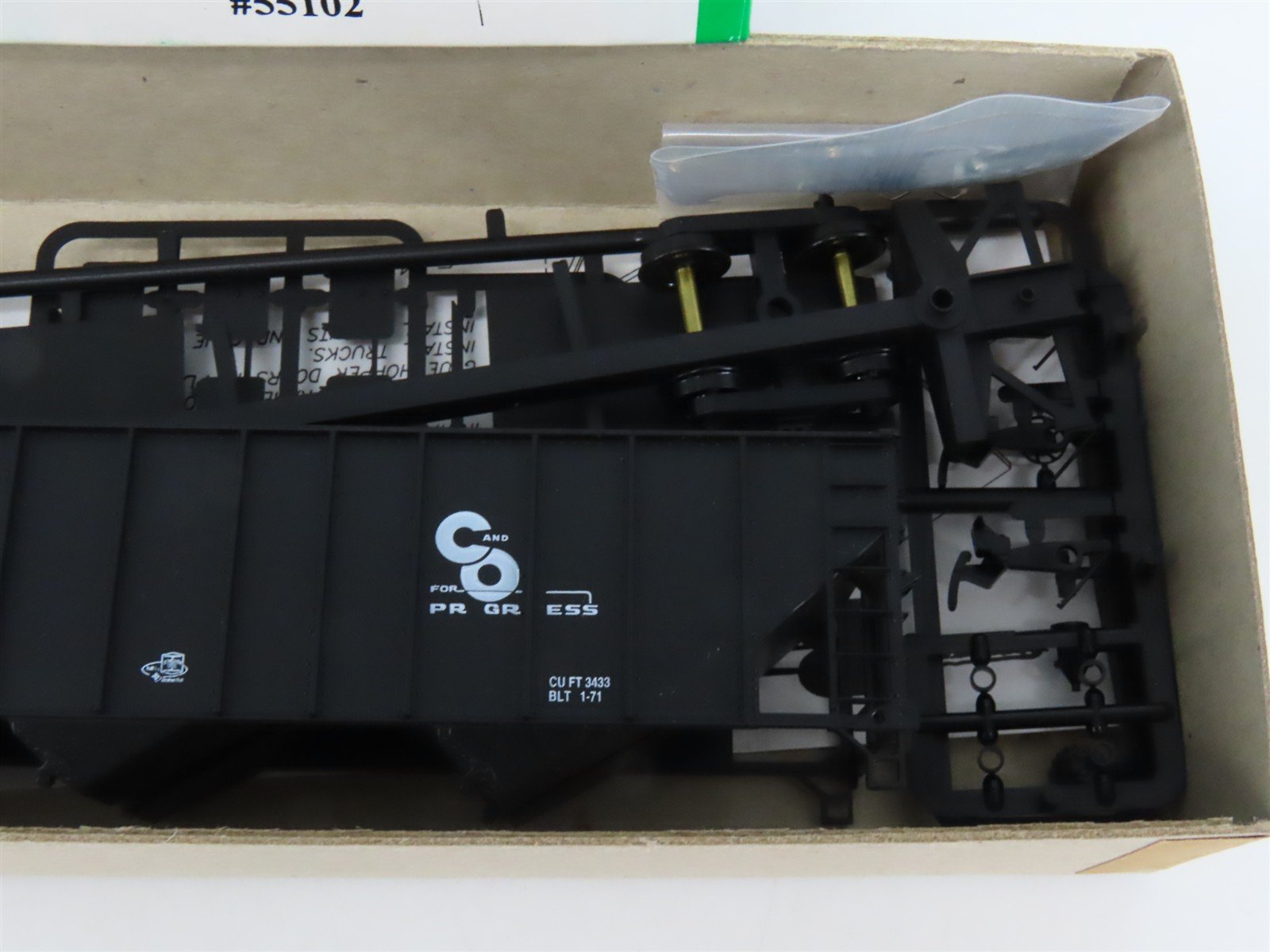 HO Scale Bowser 55102 C&O Chesapeake & Ohio 45' 3-Bay Hopper Car #78327 Kit