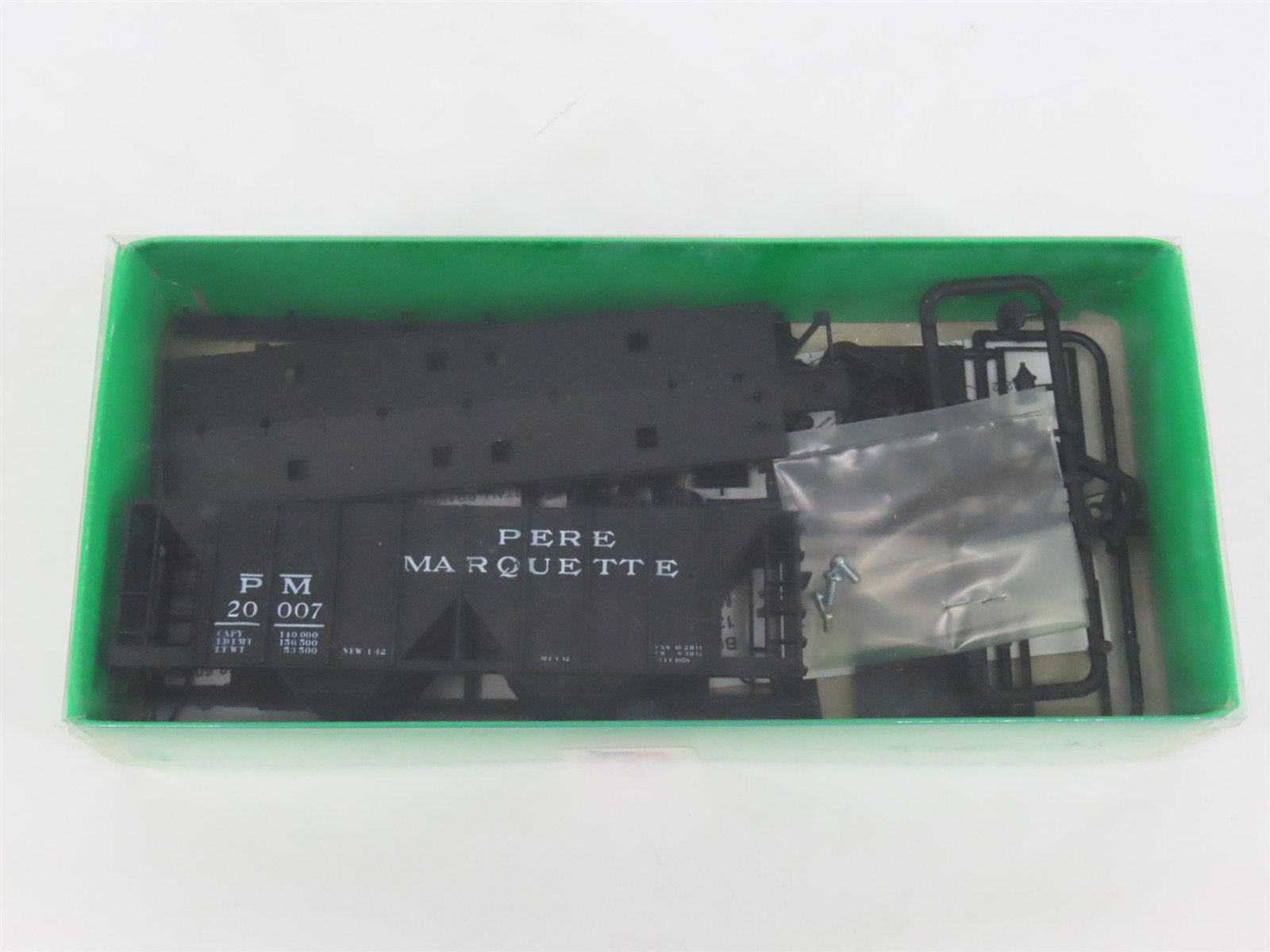 HO Scale Bowser 55633 PM Pere Marquette 2-Bay Covered Hopper #20007 Kit SEALED