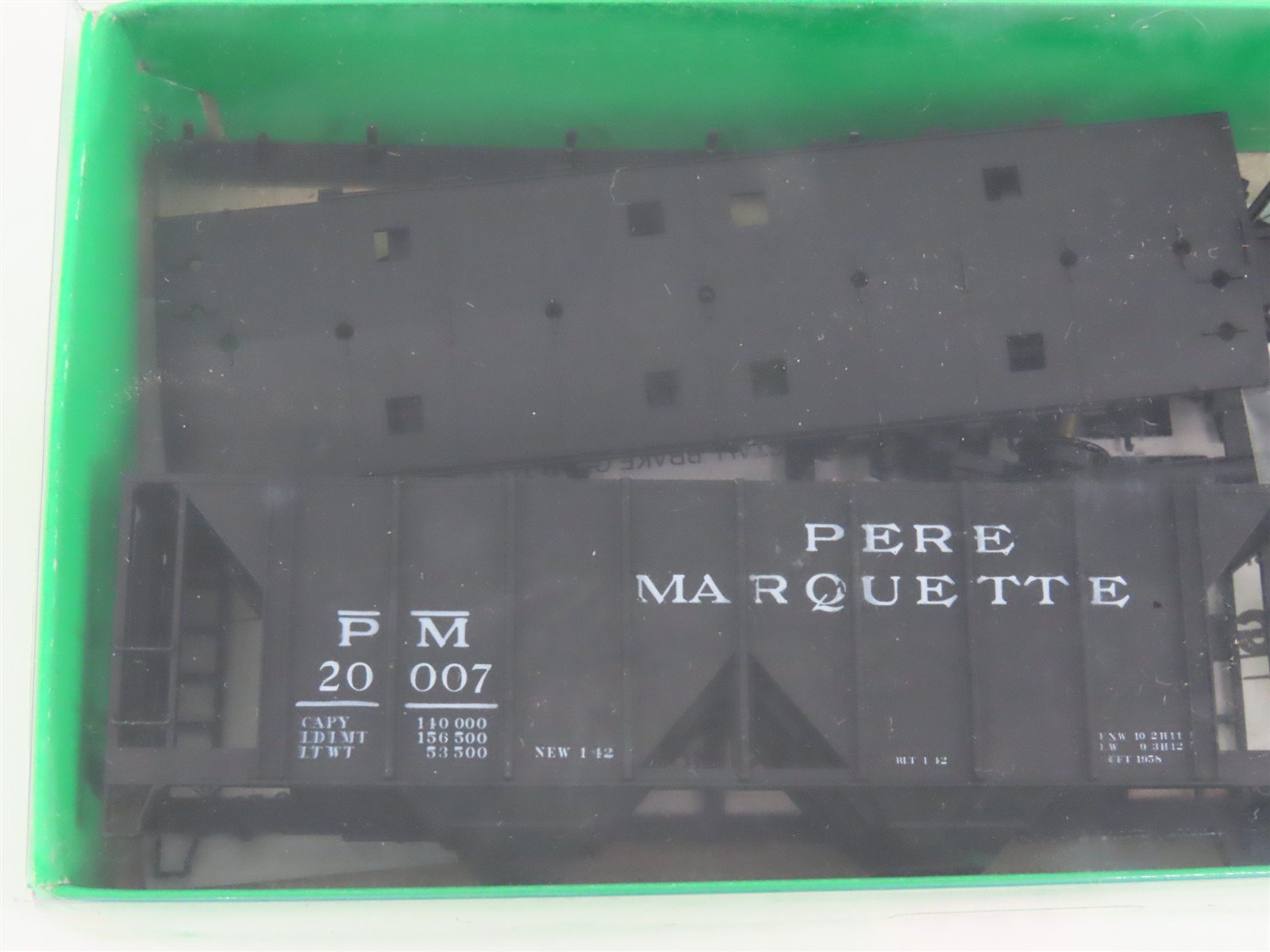 HO Scale Bowser 55633 PM Pere Marquette 2-Bay Covered Hopper #20007 Kit SEALED