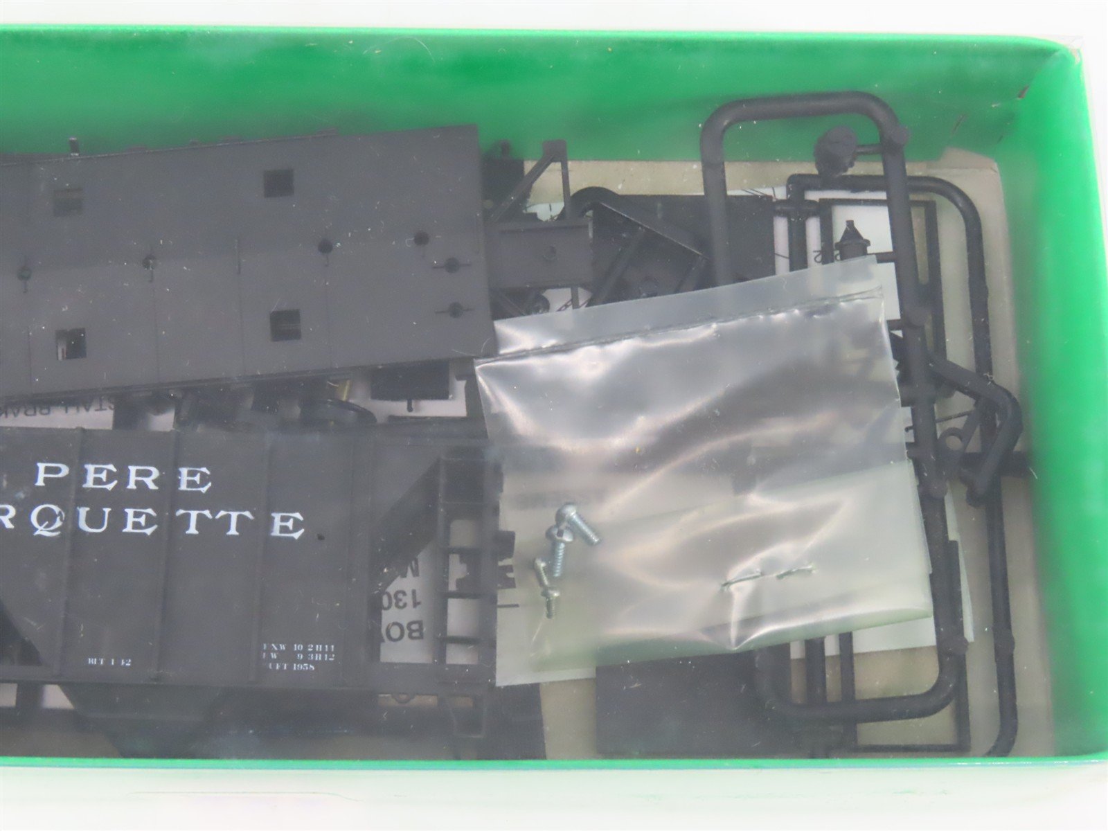 HO Scale Bowser 55633 PM Pere Marquette 2-Bay Covered Hopper #20007 Kit SEALED