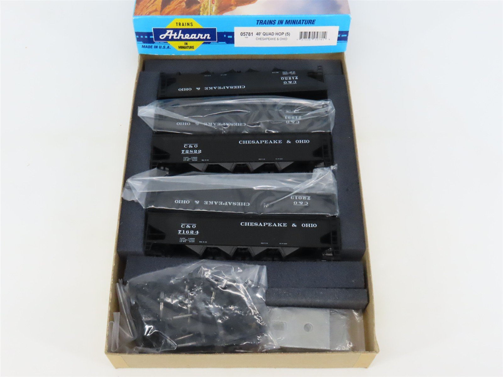 HO Scale Athearn Kit 05781 C&O Chesapeake & Ohio 4-Bay Open Hopper 5-Pack