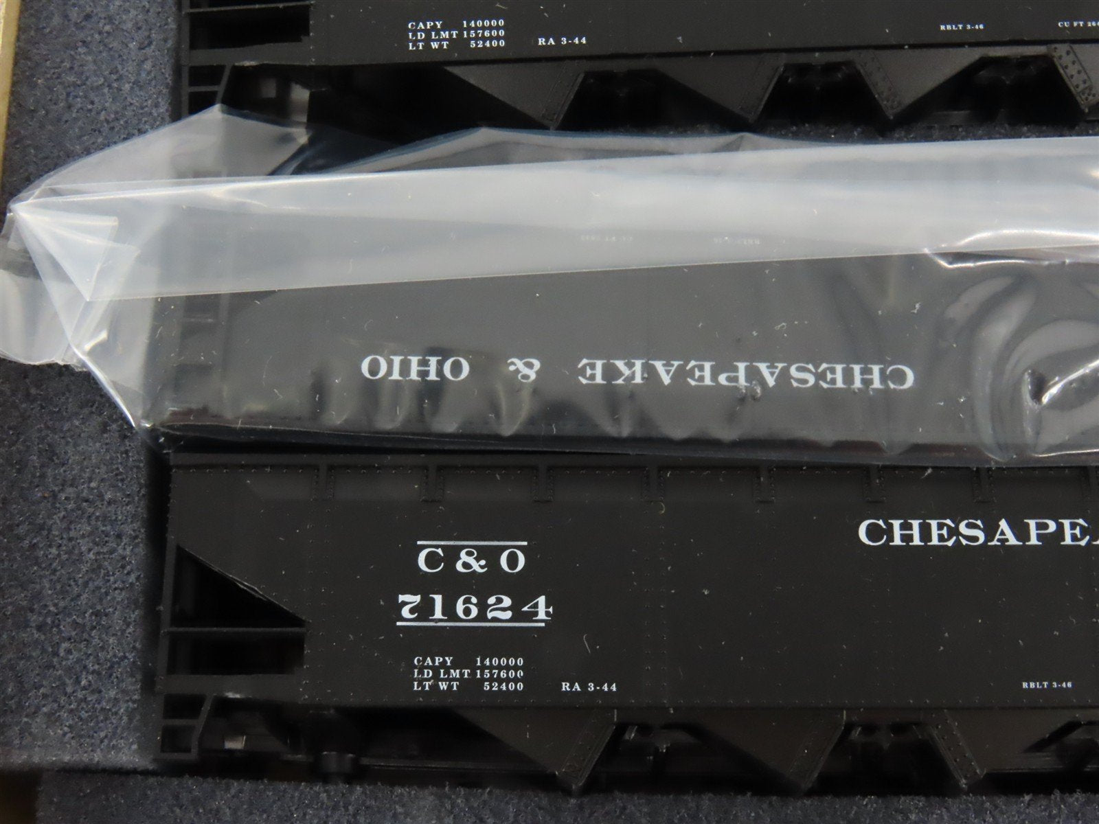 HO Scale Athearn Kit 05781 C&O Chesapeake & Ohio 4-Bay Open Hopper 5-Pack