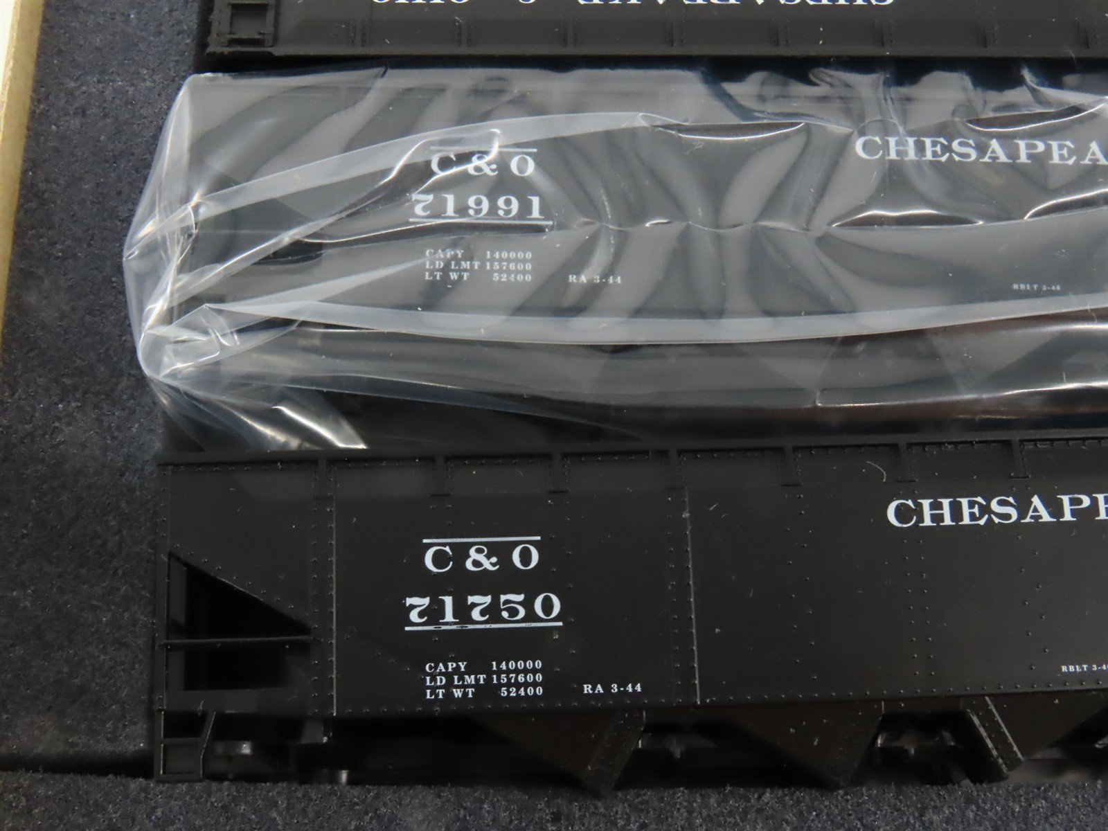 HO Scale Athearn Kit 05781 C&O Chesapeake & Ohio 4-Bay Open Hopper 5-Pack