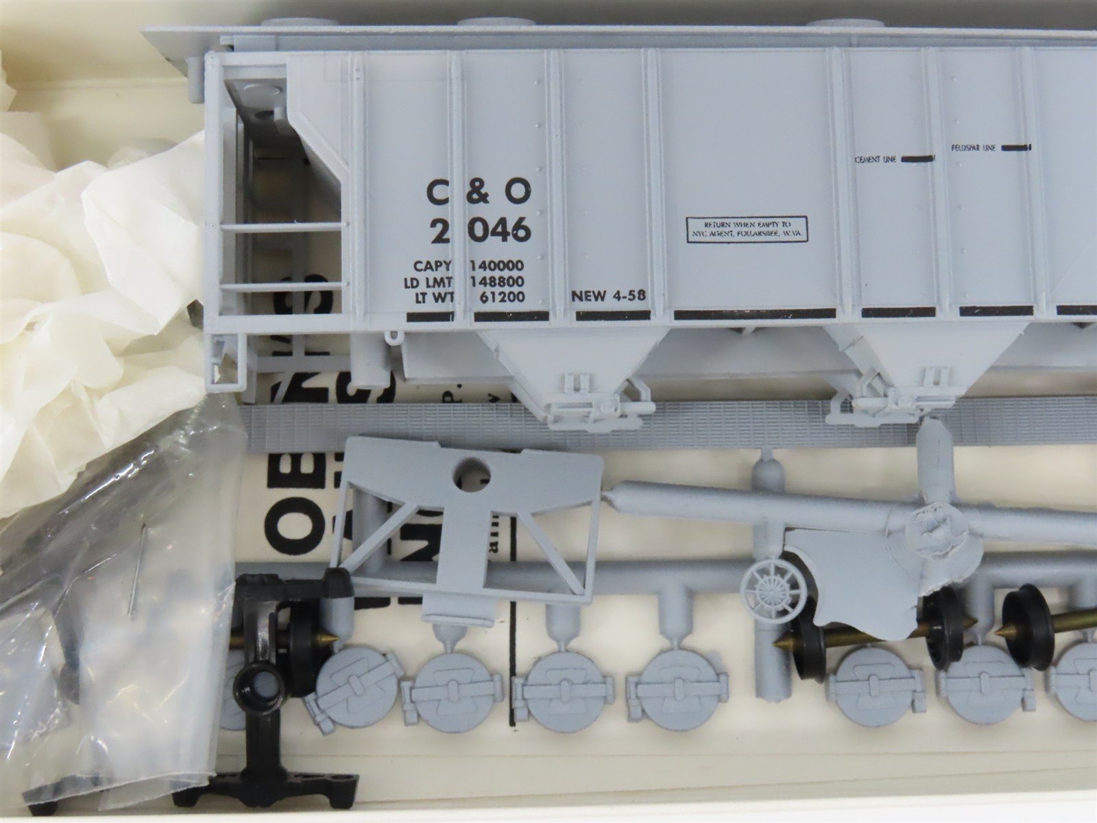 HO Robin's Rails NMRA Division 7 Limited Run Kit C&O 3-Bay Covered Hopper #2046