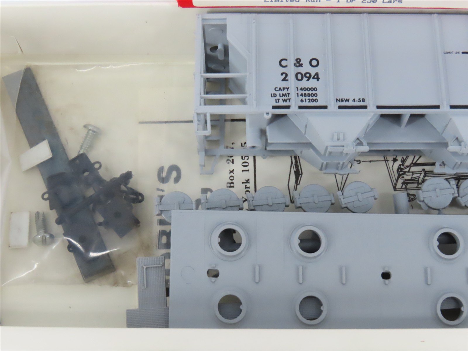 HO Robin's Rails NMRA Division 7 Limited Run Kit C&O 3-Bay Covered Hopper #2094