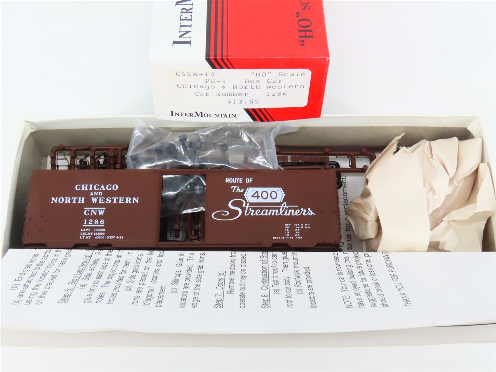 HO Scale InterMountain Kit C&NW-14 CNW Streamliners PS-1 40' Box Car #1286