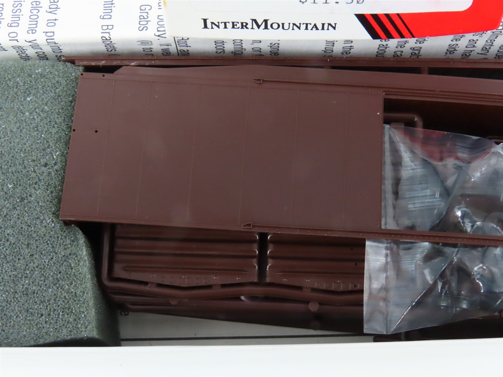 HO Scale InterMountain Kit 40698 Undecorated Red 50' Double Door Box Car