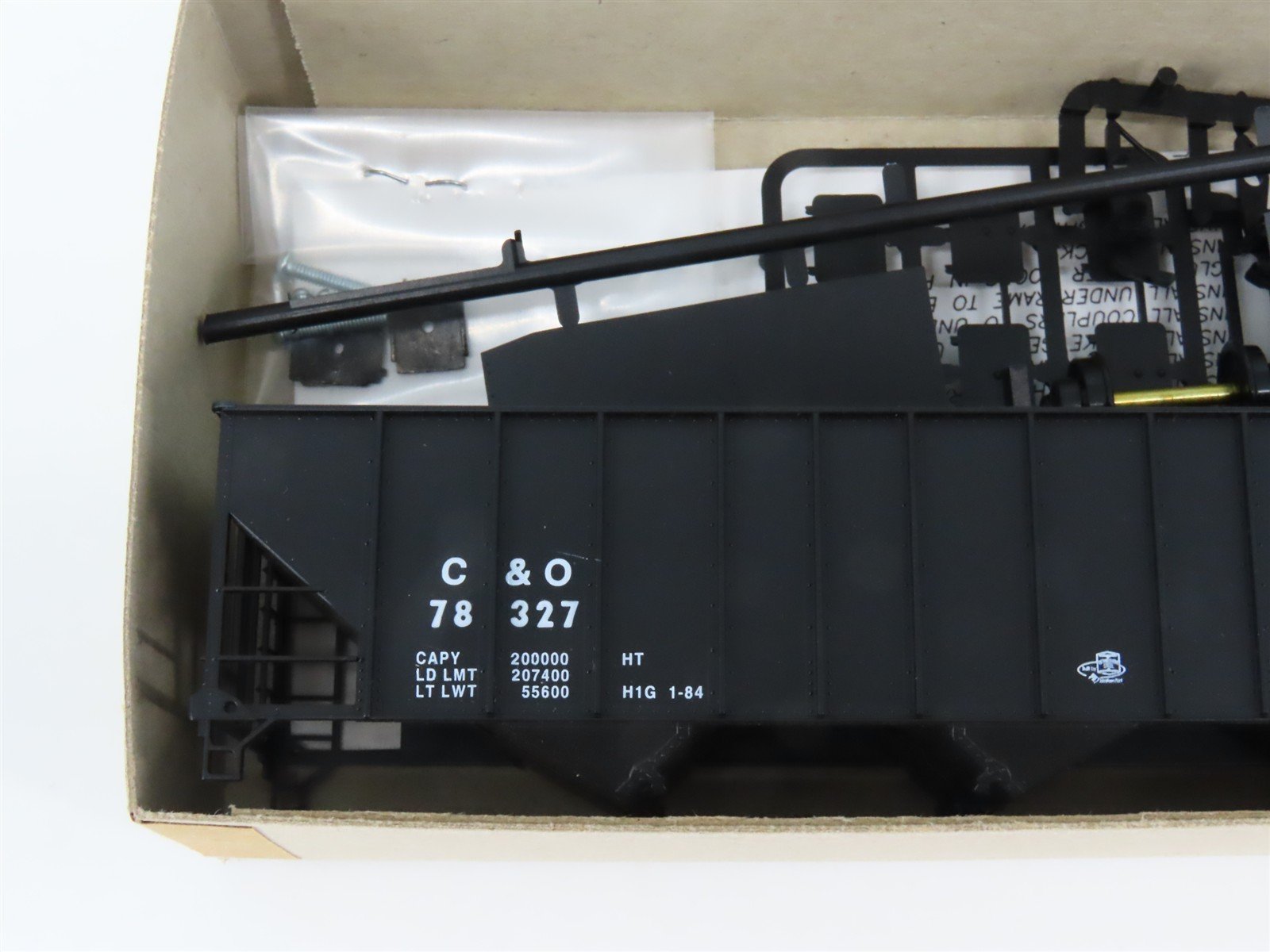 HO Scale Bowser Kit 55102 C&O Chesapeake & Ohio Progress 3-Bay Hopper #78327