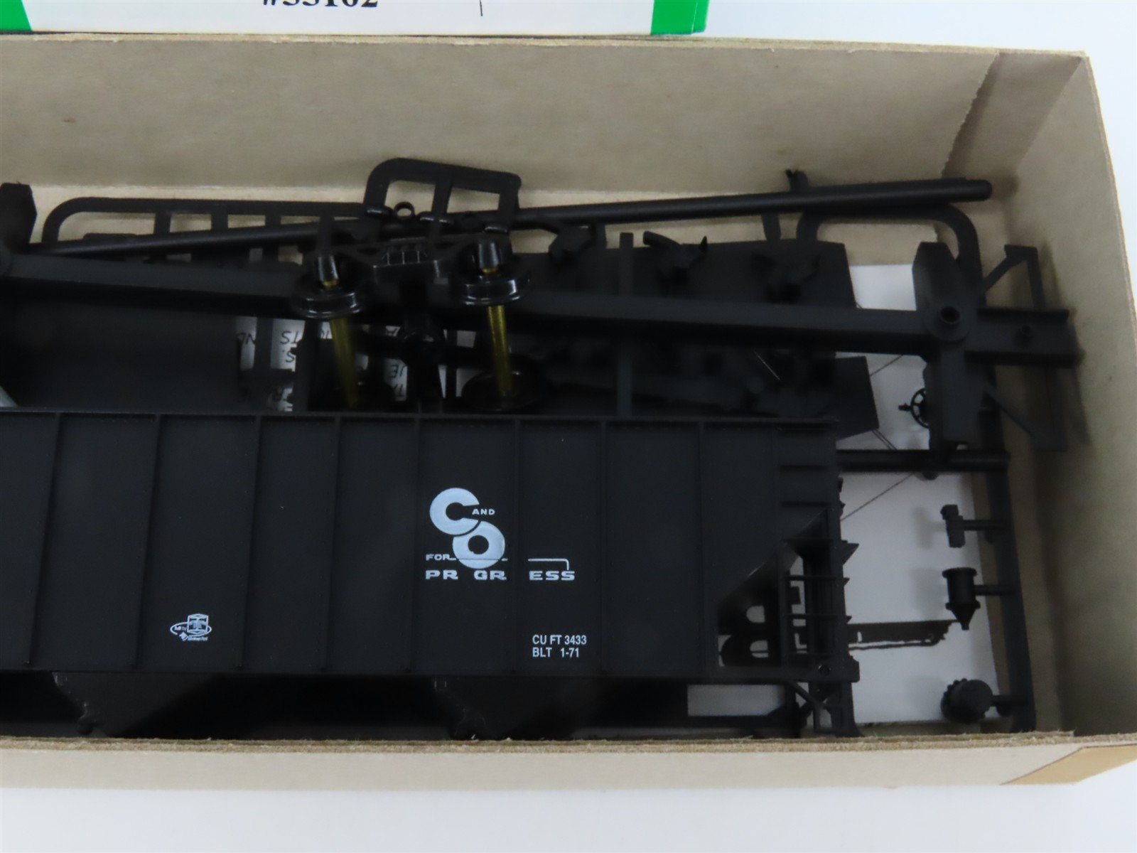 HO Scale Bowser Kit 55102 C&O Chesapeake & Ohio Progress 3-Bay Hopper #77786