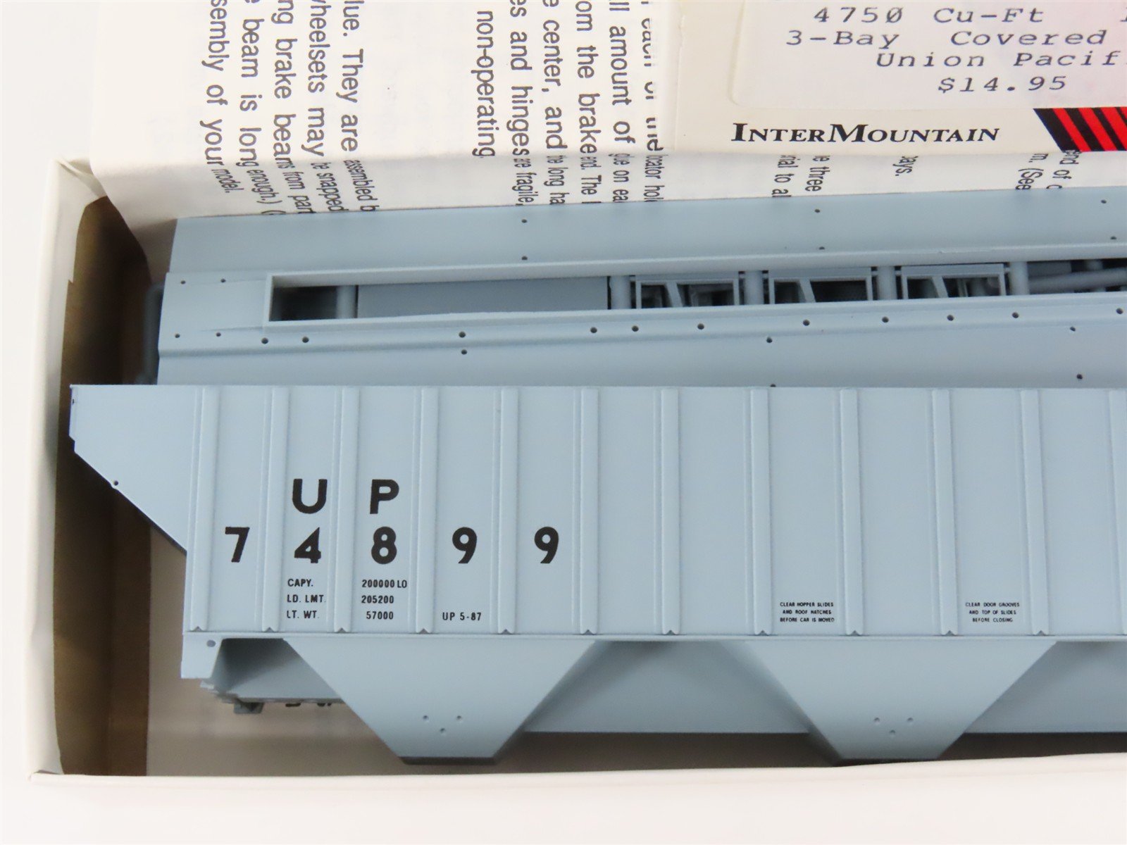 HO Scale InterMountain Kit UP-11 UP Union Pacific 3-Bay Covered Hopper #74899