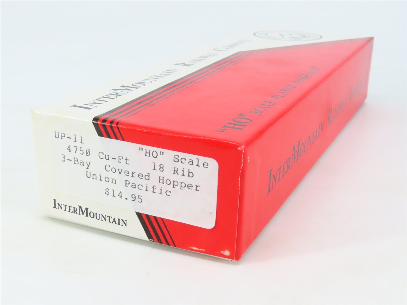 HO Scale InterMountain Kit UP-11 UP Union Pacific 3-Bay Covered Hopper #74899