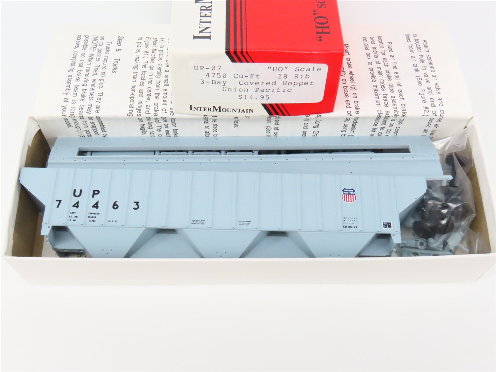 HO Scale InterMountain Kit UP-07 UP Union Pacific 3-Bay Covered Hopper #74463