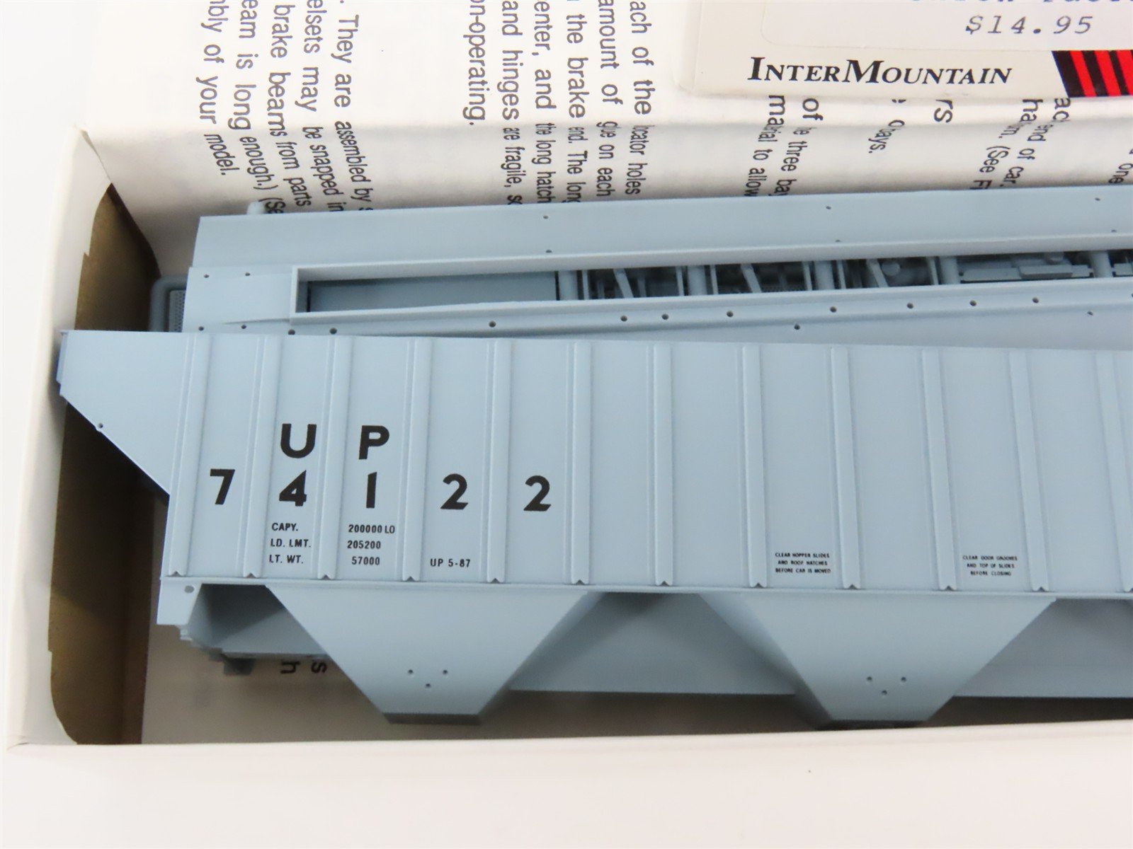 HO Scale InterMountain Kit UP-04 UP Union Pacific 3-Bay Covered Hopper #74122