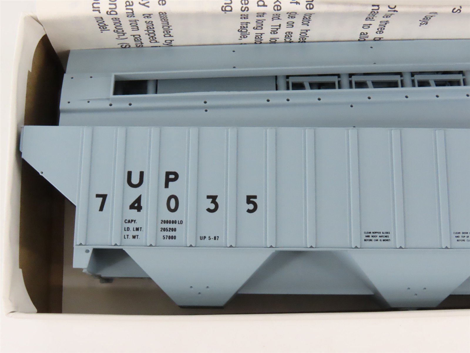 HO Scale InterMountain Kit UP-02 UP Union Pacific 3-Bay Covered Hopper #74035