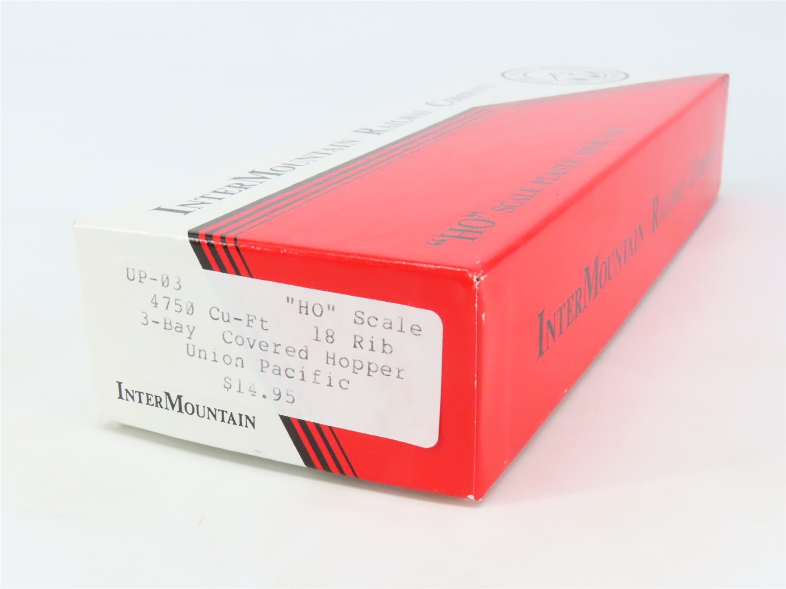 HO Scale InterMountain Kit UP-03 UP Union Pacific 3-Bay Covered Hopper #74071