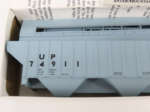 HO Scale InterMountain Kit UP-12 UP Union Pacific 3-Bay Covered Hopper #74911