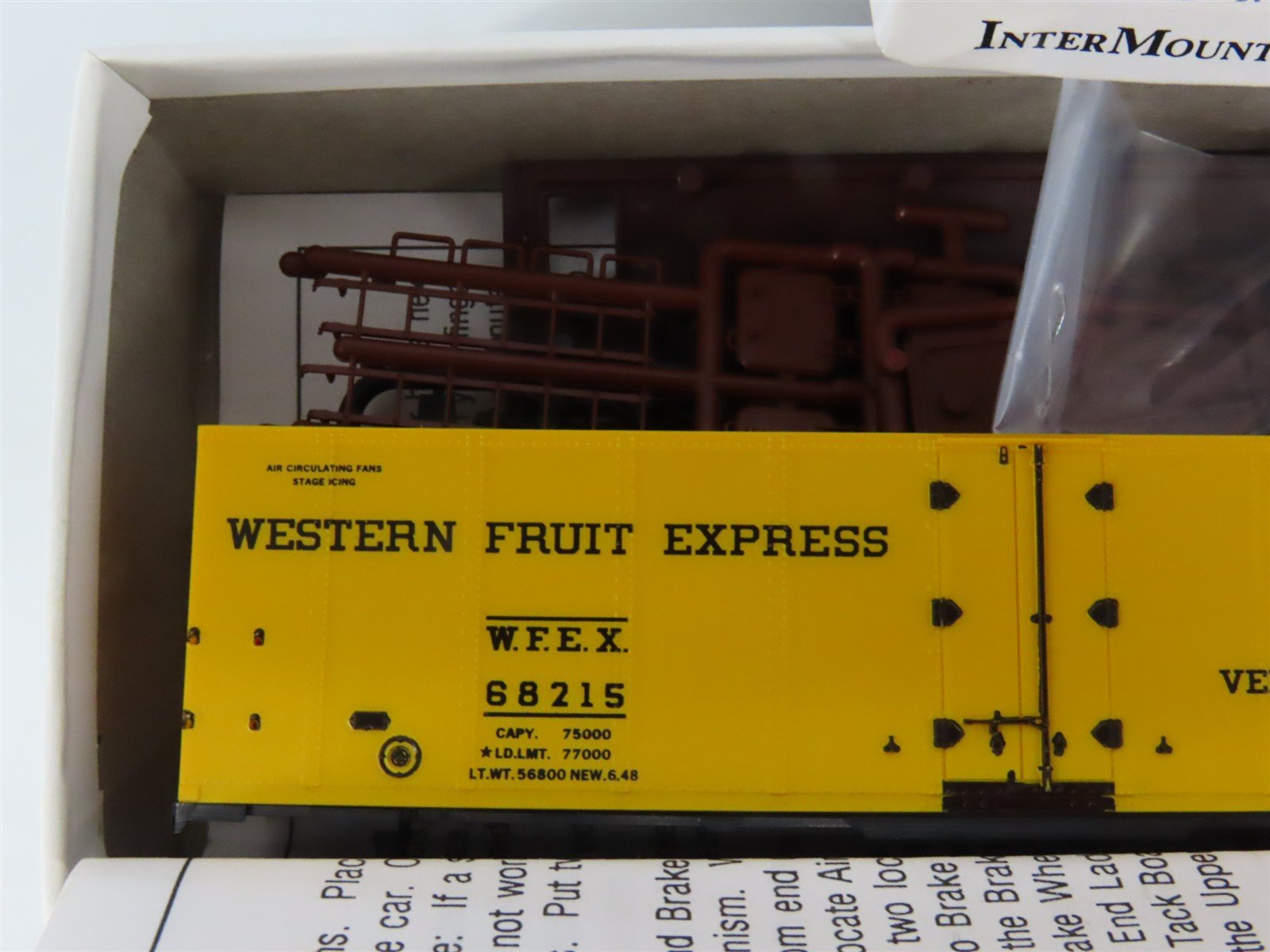 HO Scale InterMountain Kit 40505-07 GN WFEX Western Fruit Express Reefer #68215